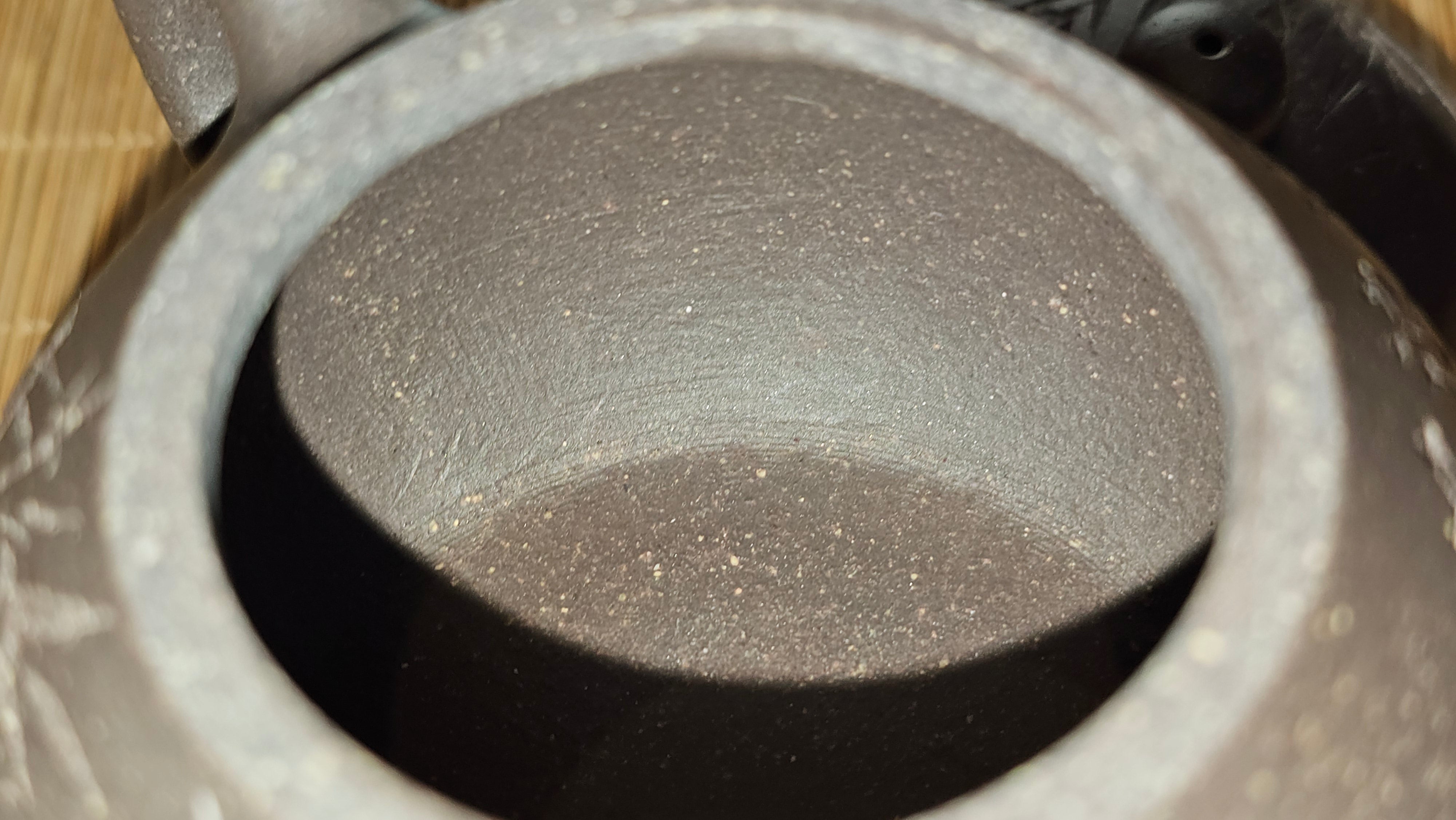 Du Zhi Hu《笃志壶》, 173.8ml, Hei Zi Ni 黑紫泥, by our Craftsman Zhang Huan 张欢, Calligraphy and Bamboo Engraving by Craftsman Yi Cheng 逸成 ~ Congratulations!to Ms A.R.! 1927hrs 8th August 2025! Ipswich, England🇬🇧.