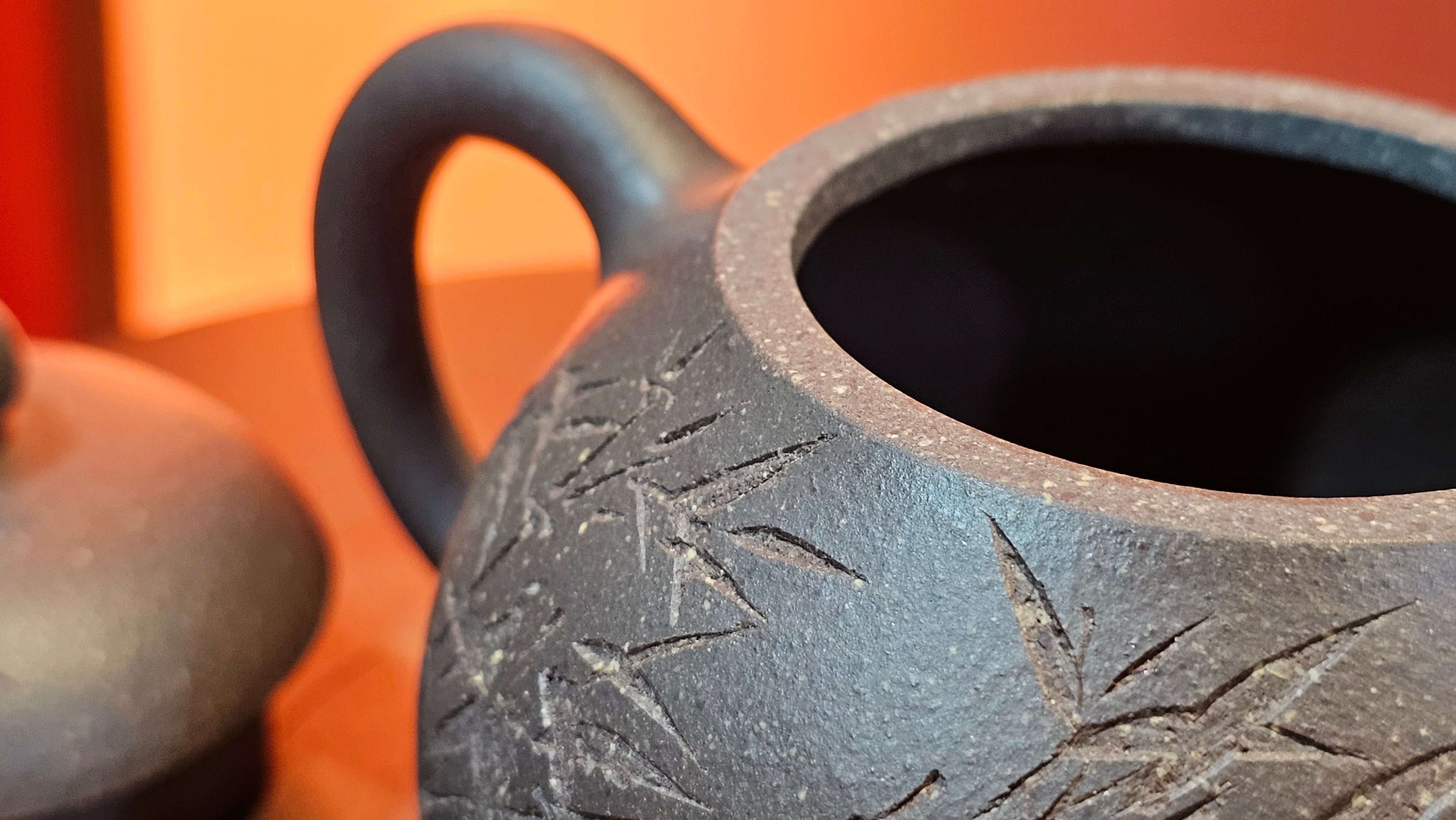 Du Zhi Hu《笃志壶》, 173.8ml, Hei Zi Ni 黑紫泥, by our Craftsman Zhang Huan 张欢, Calligraphy and Bamboo Engraving by Craftsman Yi Cheng 逸成 ~ Congratulations!to Ms A.R.! 1927hrs 8th August 2025! Ipswich, England🇬🇧.