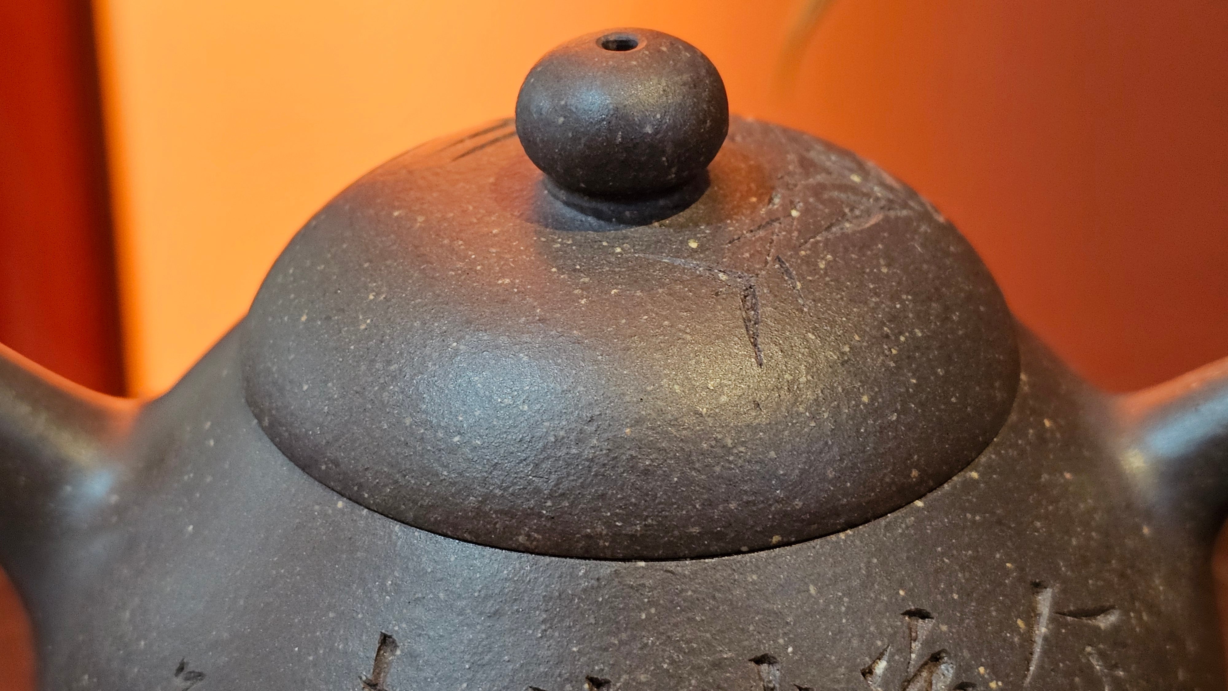 Du Zhi Hu《笃志壶》, 174.6ml, Hei Zi Ni 黑紫泥, by our Craftsman Zhang Huan 张欢, Calligraphy and Bamboo Engraving by Craftsman Yi Cheng 逸成 ~ Congratulations to Mr T.N.! 2229hrs 8th August 2025, Mississauga, Canada🇨🇦!