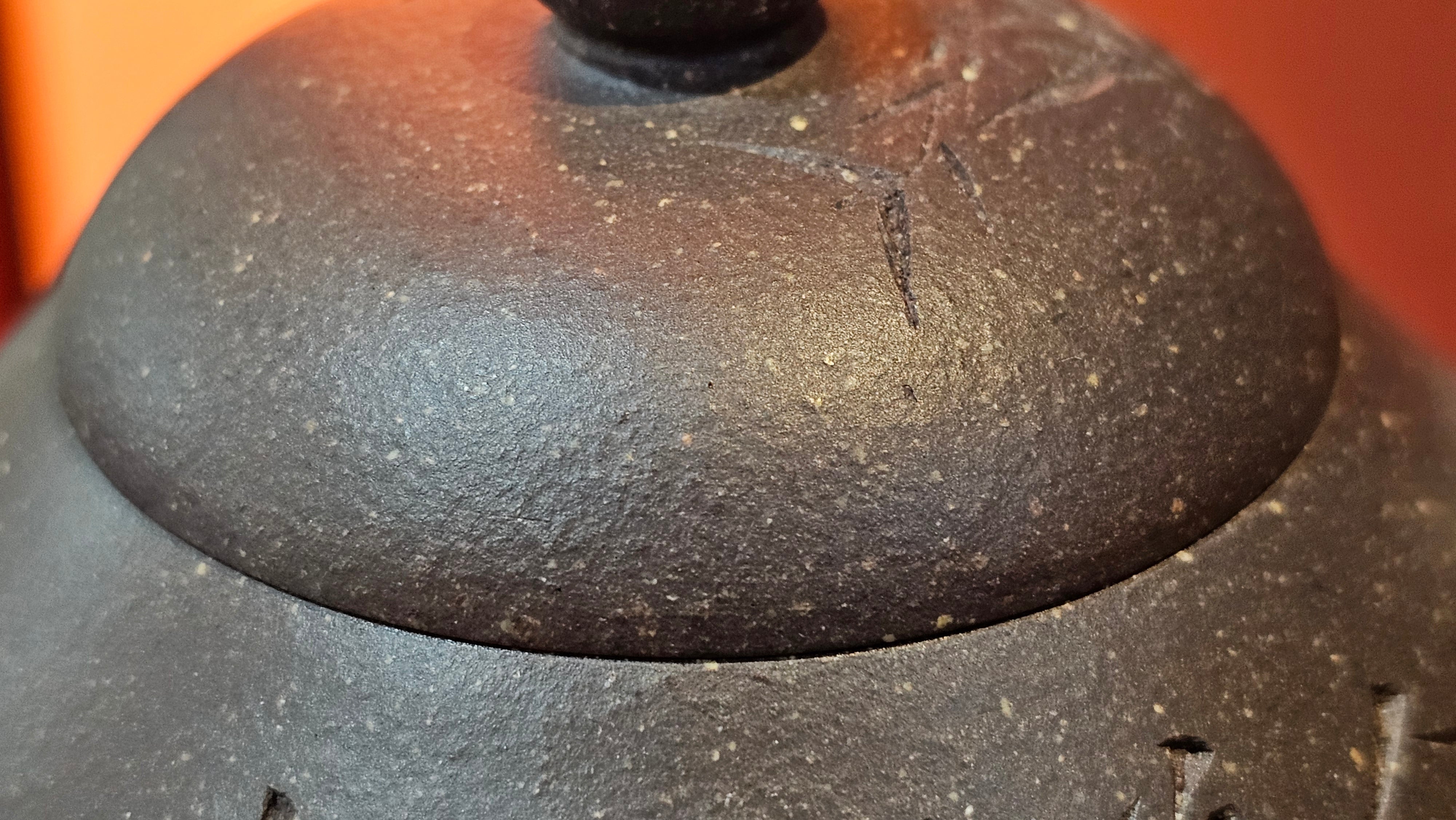 Du Zhi Hu《笃志壶》, 174.6ml, Hei Zi Ni 黑紫泥, by our Craftsman Zhang Huan 张欢, Calligraphy and Bamboo Engraving by Craftsman Yi Cheng 逸成 ~ Congratulations to Mr T.N.! 2229hrs 8th August 2025, Mississauga, Canada🇨🇦!