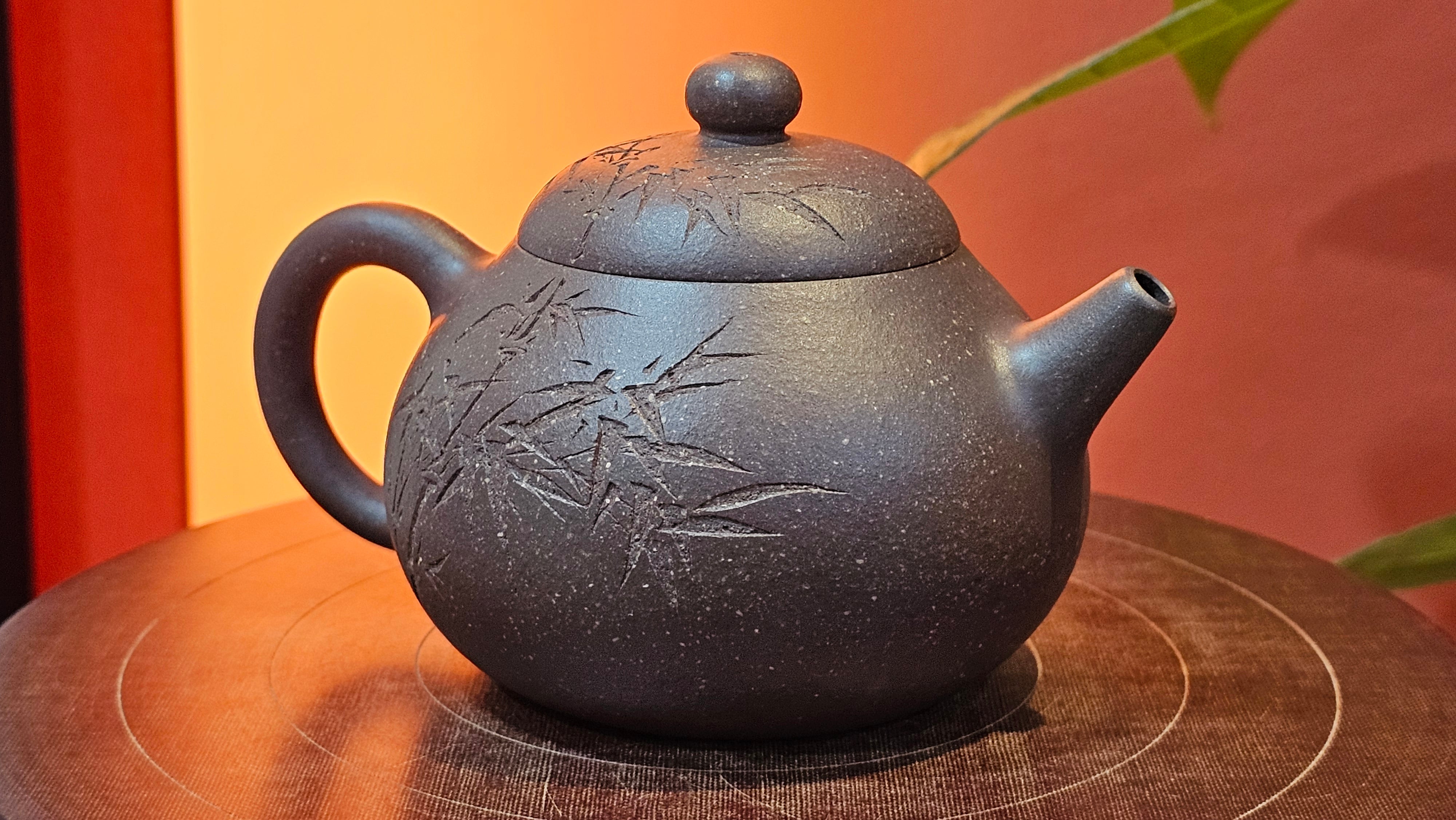 Du Zhi Hu《笃志壶》, 174.6ml, Hei Zi Ni 黑紫泥, by our Craftsman Zhang Huan 张欢, Calligraphy and Bamboo Engraving by Craftsman Yi Cheng 逸成 ~ Congratulations to Mr T.N.! 2229hrs 8th August 2025, Mississauga, Canada🇨🇦!