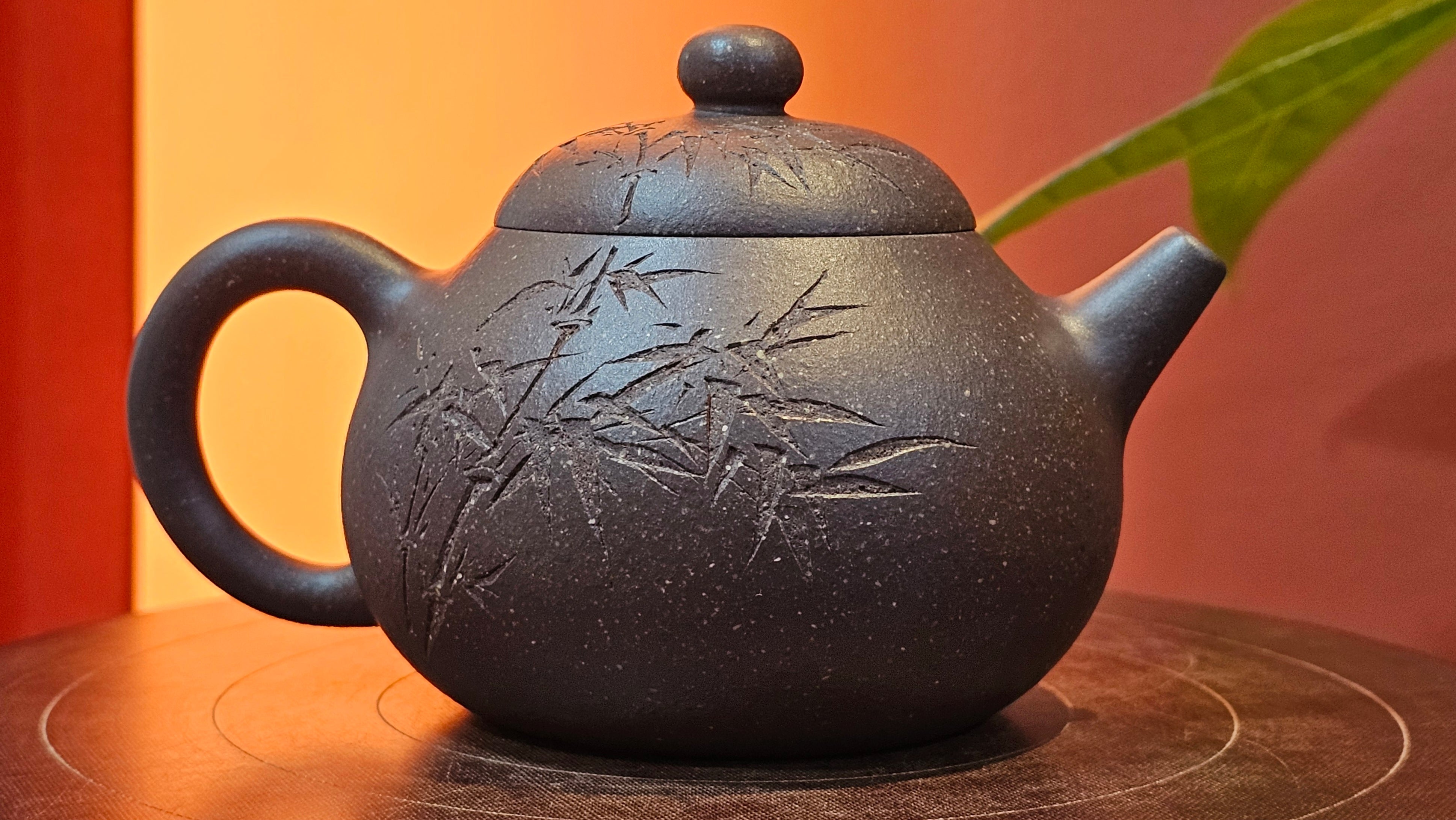 Du Zhi Hu《笃志壶》, 174.6ml, Hei Zi Ni 黑紫泥, by our Craftsman Zhang Huan 张欢, Calligraphy and Bamboo Engraving by Craftsman Yi Cheng 逸成 ~ Congratulations to Mr T.N.! 2229hrs 8th August 2025, Mississauga, Canada🇨🇦!