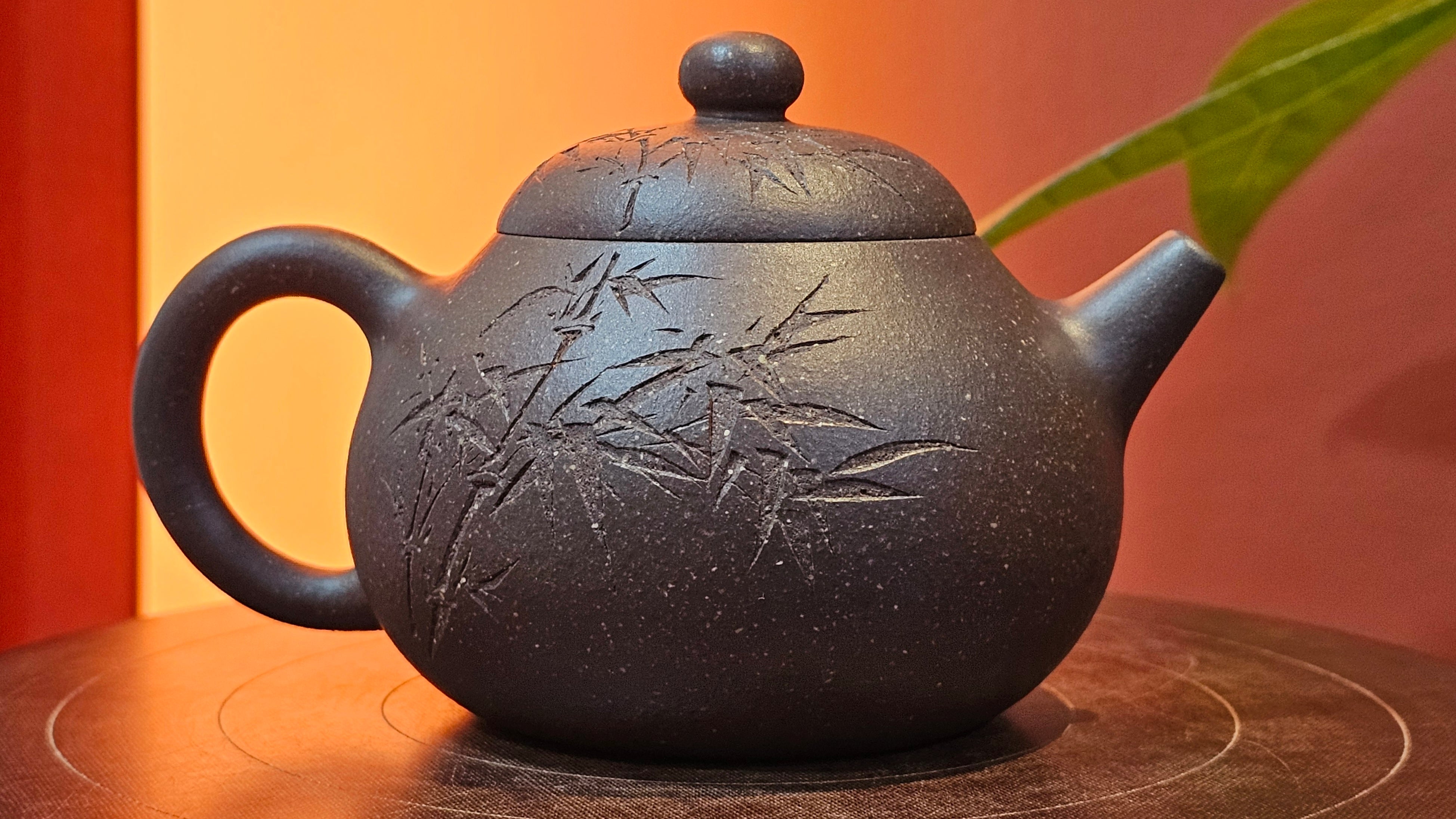 Du Zhi Hu《笃志壶》, 174.6ml, Hei Zi Ni 黑紫泥, by our Craftsman Zhang Huan 张欢, Calligraphy and Bamboo Engraving by Craftsman Yi Cheng 逸成 ~ Congratulations to Mr T.N.! 2229hrs 8th August 2025, Mississauga, Canada🇨🇦!