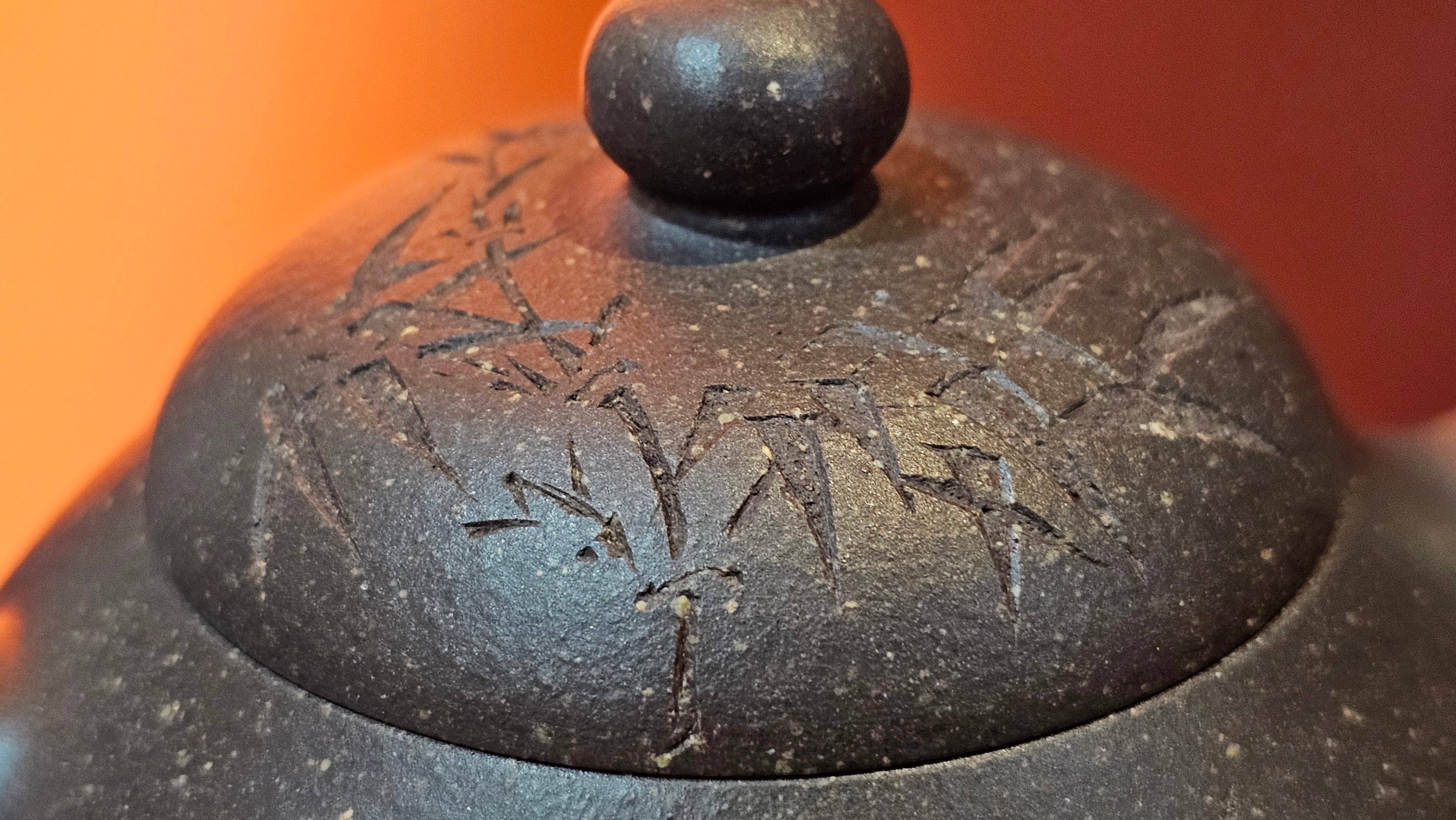 Du Zhi Hu《笃志壶》, 174.6ml, Hei Zi Ni 黑紫泥, by our Craftsman Zhang Huan 张欢, Calligraphy and Bamboo Engraving by Craftsman Yi Cheng 逸成 ~ Congratulations to Mr T.N.! 2229hrs 8th August 2025, Mississauga, Canada🇨🇦!