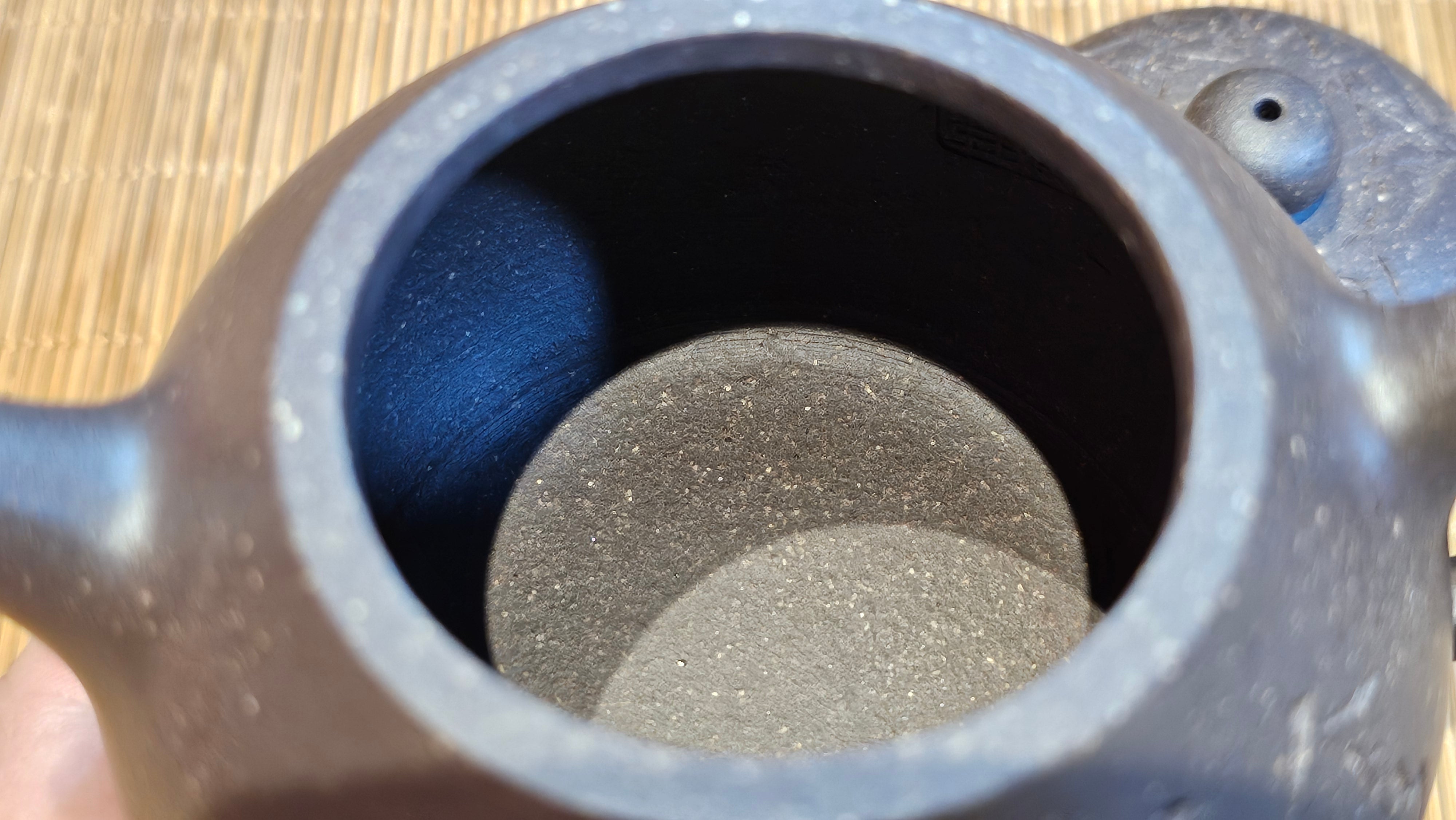 Du Zhi Hu《笃志壶》, 174.6ml, Hei Zi Ni 黑紫泥, by our Craftsman Zhang Huan 张欢, Calligraphy and Bamboo Engraving by Craftsman Yi Cheng 逸成 ~ Congratulations to Mr T.N.! 2229hrs 8th August 2025, Mississauga, Canada🇨🇦!