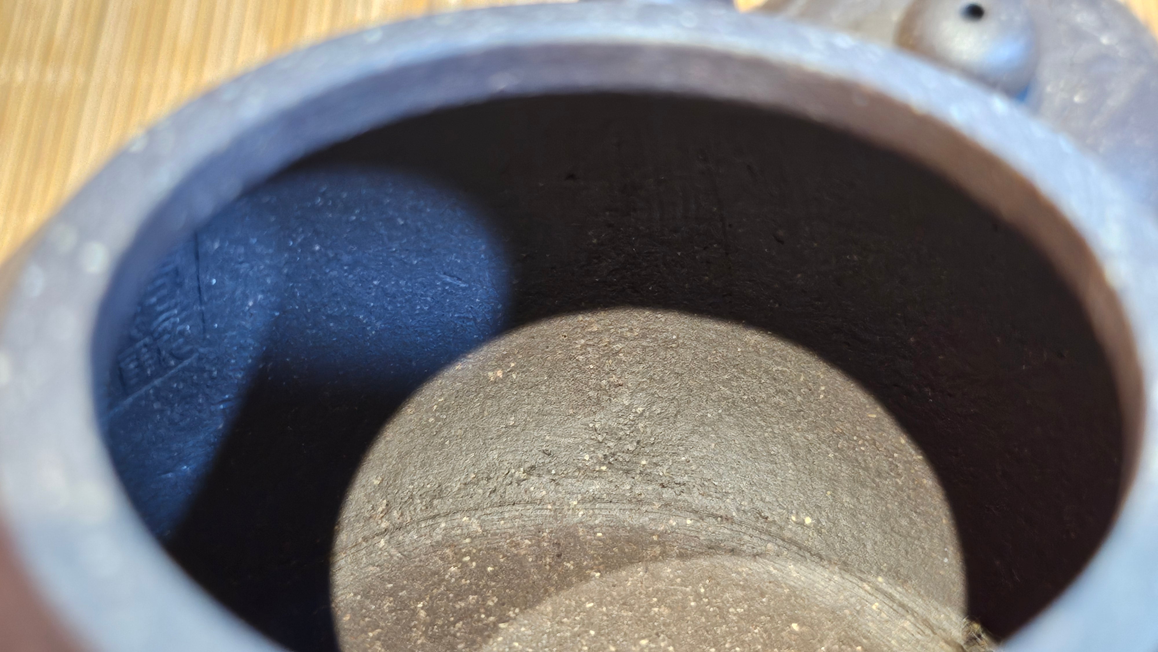 Du Zhi Hu《笃志壶》, 174.6ml, Hei Zi Ni 黑紫泥, by our Craftsman Zhang Huan 张欢, Calligraphy and Bamboo Engraving by Craftsman Yi Cheng 逸成 ~ Congratulations to Mr T.N.! 2229hrs 8th August 2025, Mississauga, Canada🇨🇦!