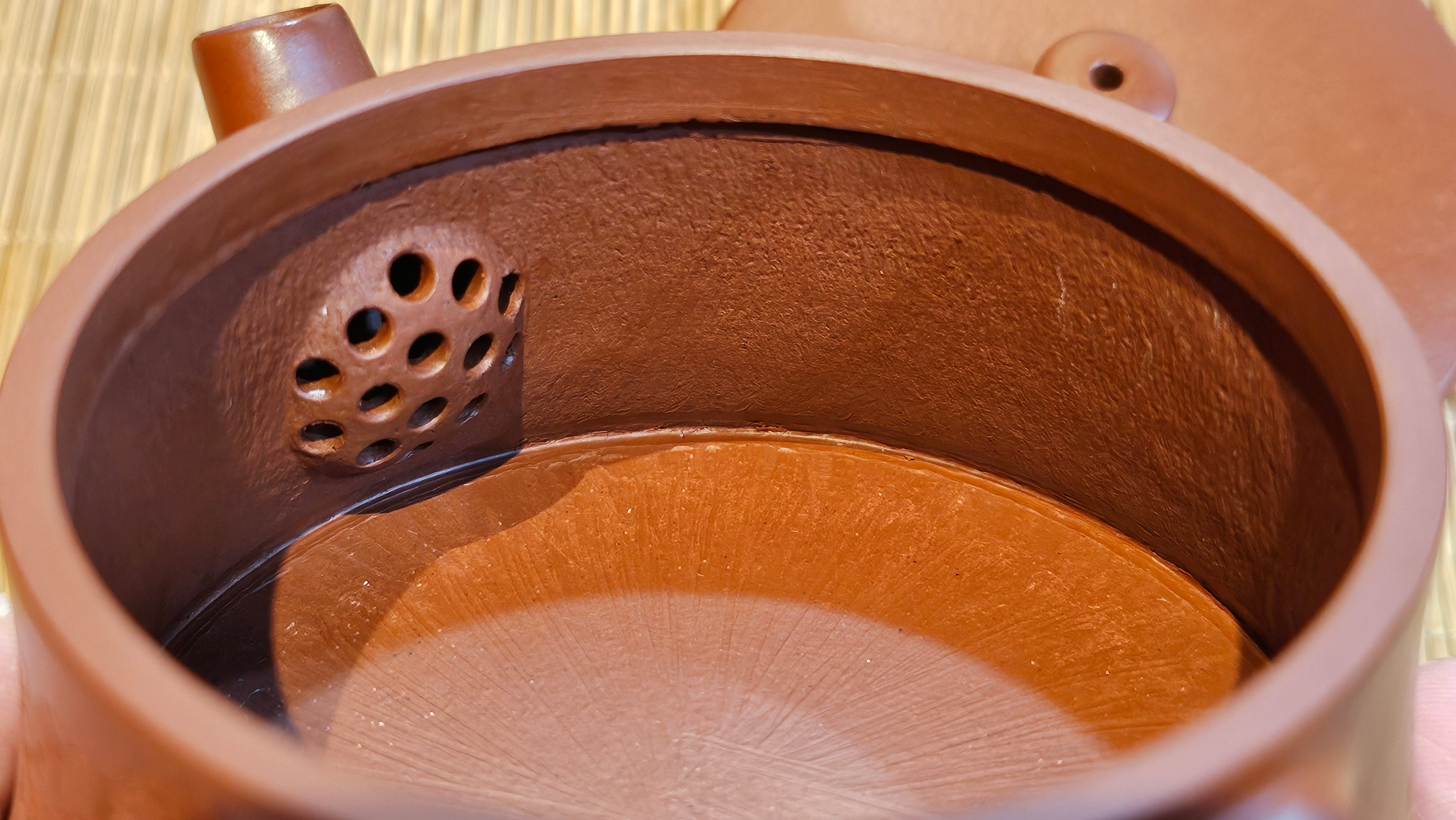 Yun Zhu 云柱 "Pillar of the Heavens", 138.1ml, Xiao Mei Yao Zhu Ni, by our Collaborative Craftsman Wang Hui 王慧 ~ "梅开五福" and Plum Blossoms Engraving by Craftsman Yi De Shu 一德书 ~ Congratulations to!Tea Sommr A.M., 1238hrs 16th August 2025, Padua, Italy🇮🇹!