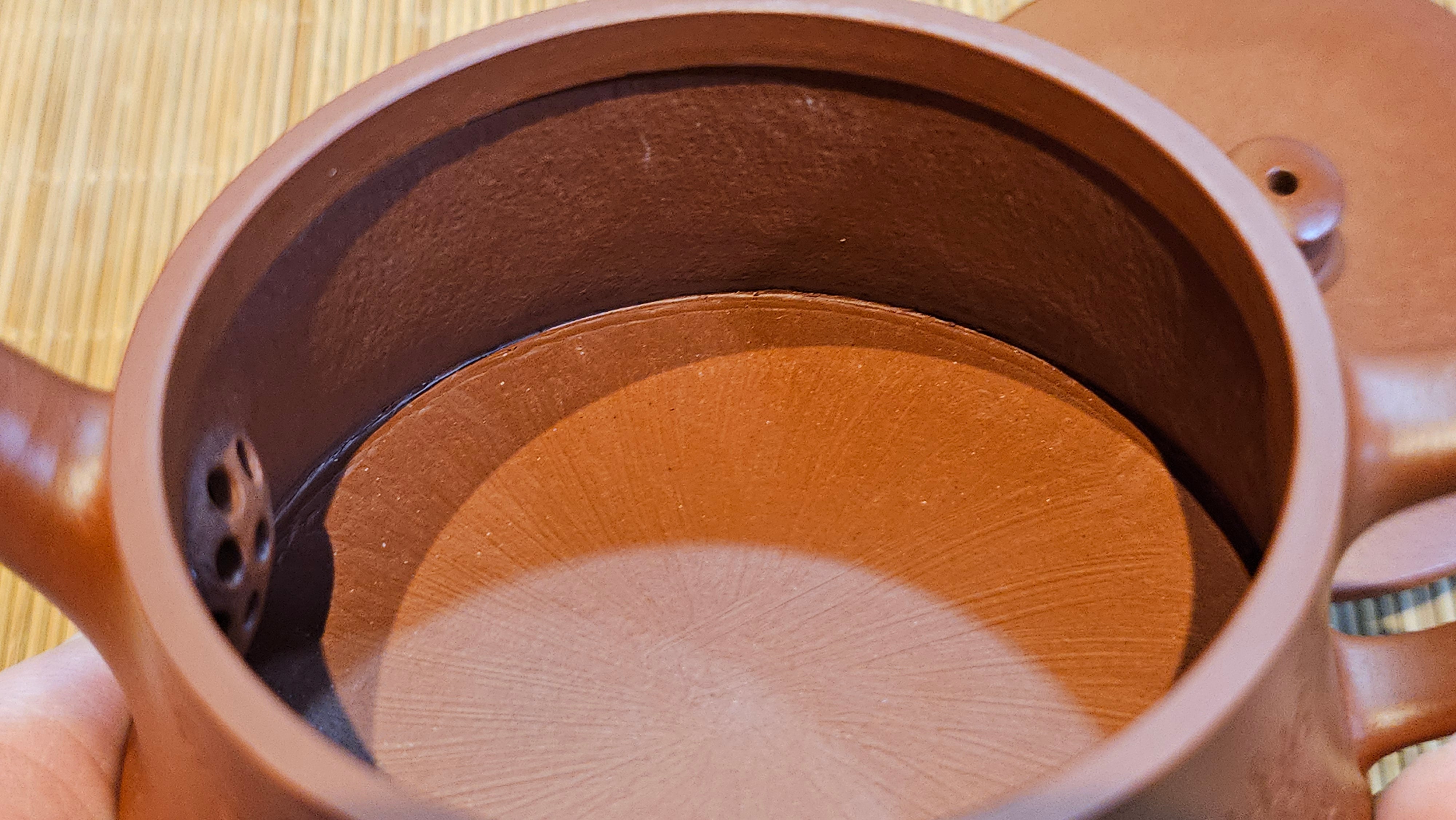 Yun Zhu 云柱 "Pillar of the Heavens", 138.1ml, Xiao Mei Yao Zhu Ni, by our Collaborative Craftsman Wang Hui 王慧 ~ "梅开五福" and Plum Blossoms Engraving by Craftsman Yi De Shu 一德书 ~ Congratulations to!Tea Sommr A.M., 1238hrs 16th August 2025, Padua, Italy🇮🇹!