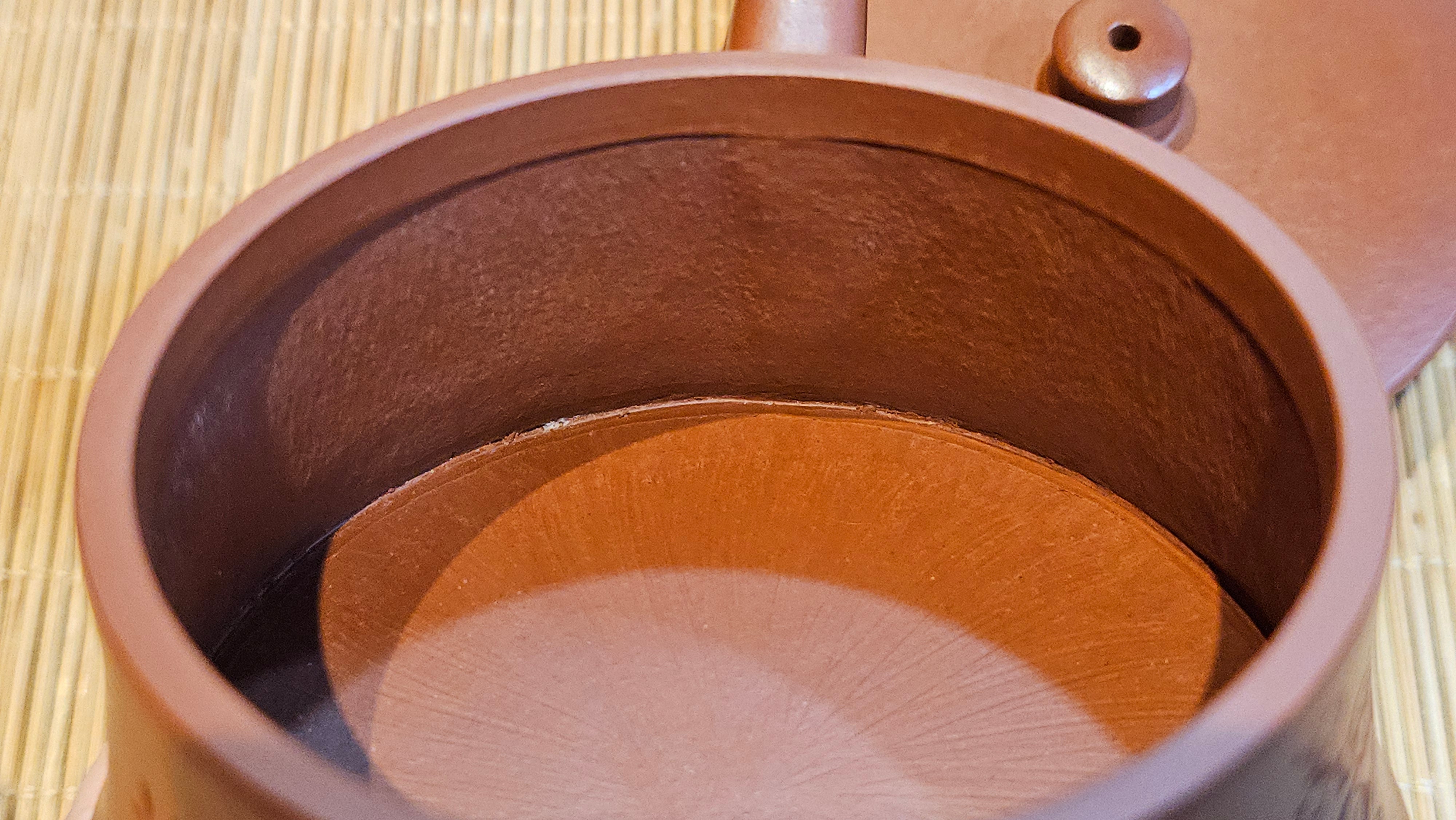 Yun Zhu 云柱 "Pillar of the Heavens", 138.1ml, Xiao Mei Yao Zhu Ni, by our Collaborative Craftsman Wang Hui 王慧 ~ "梅开五福" and Plum Blossoms Engraving by Craftsman Yi De Shu 一德书 ~ Congratulations to!Tea Sommr A.M., 1238hrs 16th August 2025, Padua, Italy🇮🇹!