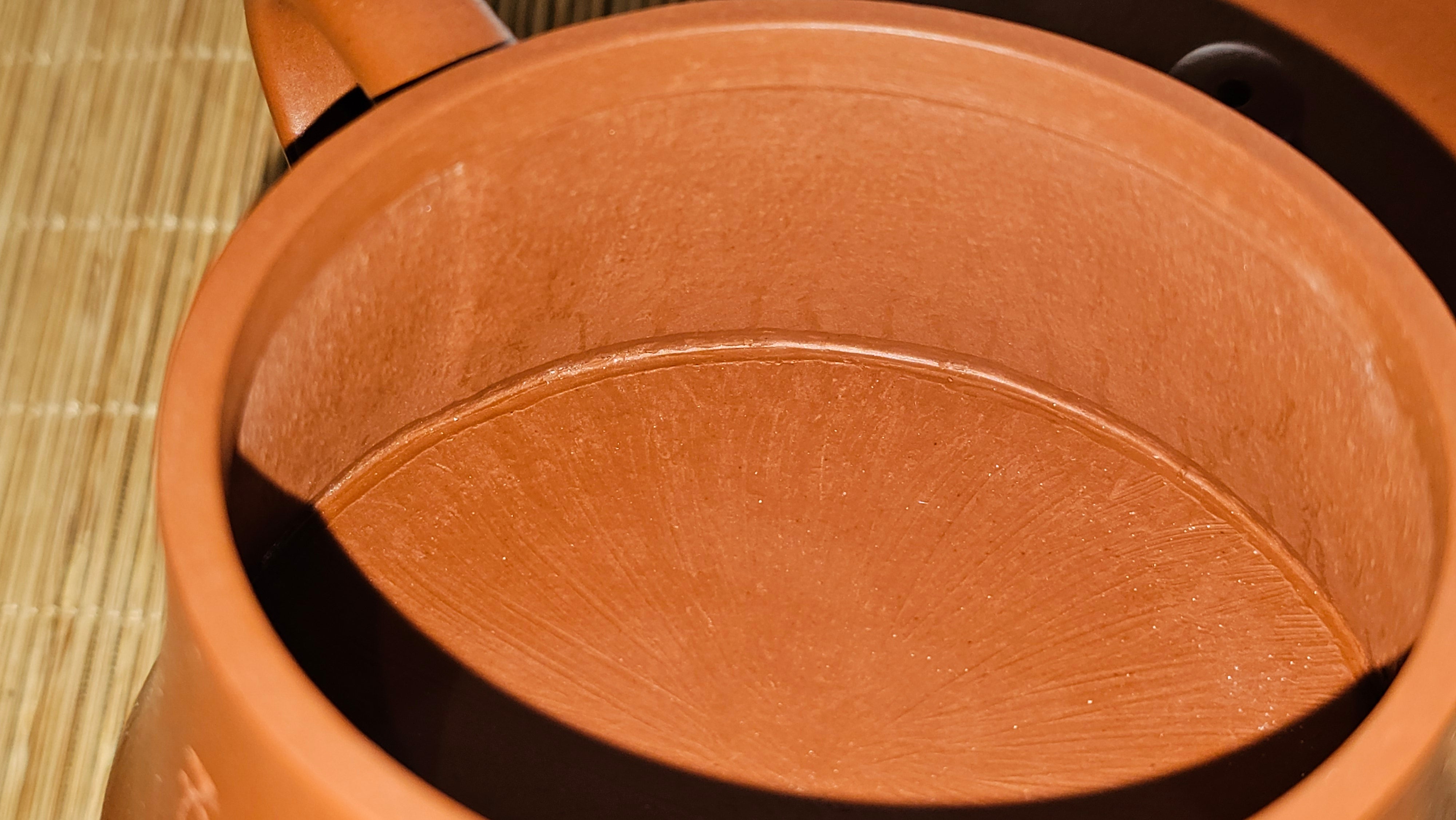 Yun Zhu 云柱 "Pillar of the Heavens", 138.1ml, Xiao Mei Yao Zhu Ni, by our Collaborative Craftsman Wang Hui 王慧 ~ "梅开五福" and Plum Blossoms Engraving by Craftsman Yi De Shu 一德书 ~ Congratulations to!Tea Sommr A.M., 1238hrs 16th August 2025, Padua, Italy🇮🇹!