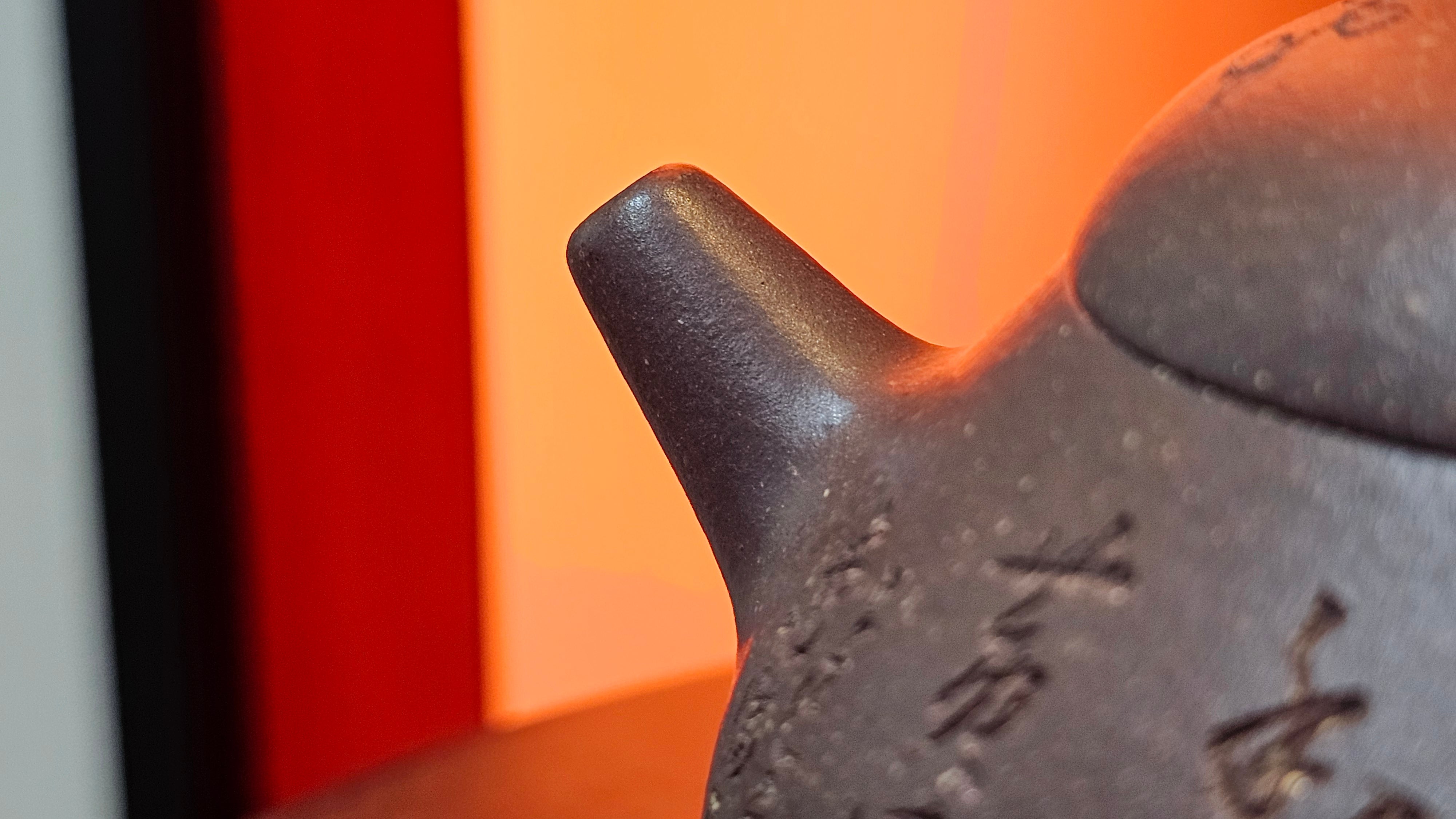 Du Zhi Hu《笃志壶》, 173.8ml, Hei Zi Ni 黑紫泥, by our Craftsman Zhang Huan 张欢, Calligraphy and Plum Blossoms Engraving by Craftsman Yi Cheng 逸成 ~!Congratulations to Ms J.C.! 0347hrs 9th August 2025, Los Angeles, CA.