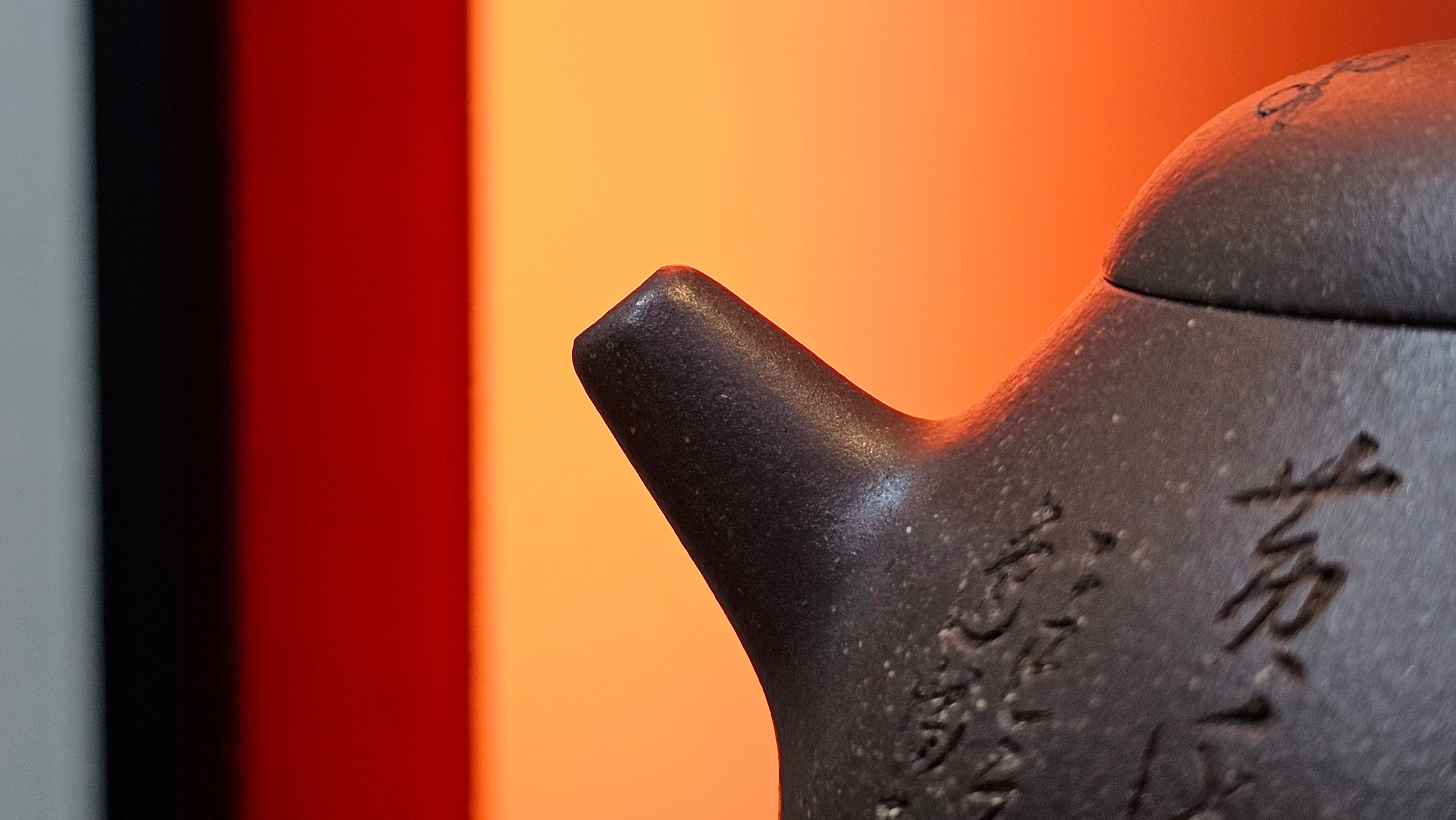 Du Zhi Hu《笃志壶》, 173.8ml, Hei Zi Ni 黑紫泥, by our Craftsman Zhang Huan 张欢, Calligraphy and Plum Blossoms Engraving by Craftsman Yi Cheng 逸成 ~!Congratulations to Ms J.C.! 0347hrs 9th August 2025, Los Angeles, CA.