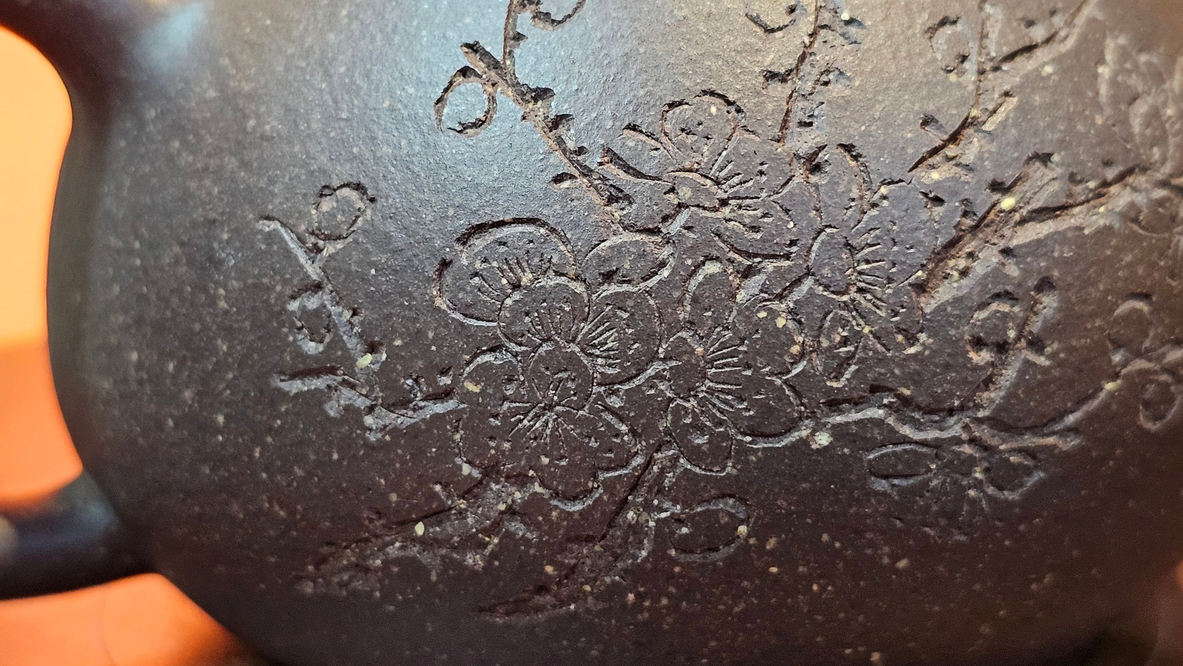 Du Zhi Hu《笃志壶》, 173.8ml, Hei Zi Ni 黑紫泥, by our Craftsman Zhang Huan 张欢, Calligraphy and Plum Blossoms Engraving by Craftsman Yi Cheng 逸成 ~!Congratulations to Ms J.C.! 0347hrs 9th August 2025, Los Angeles, CA.