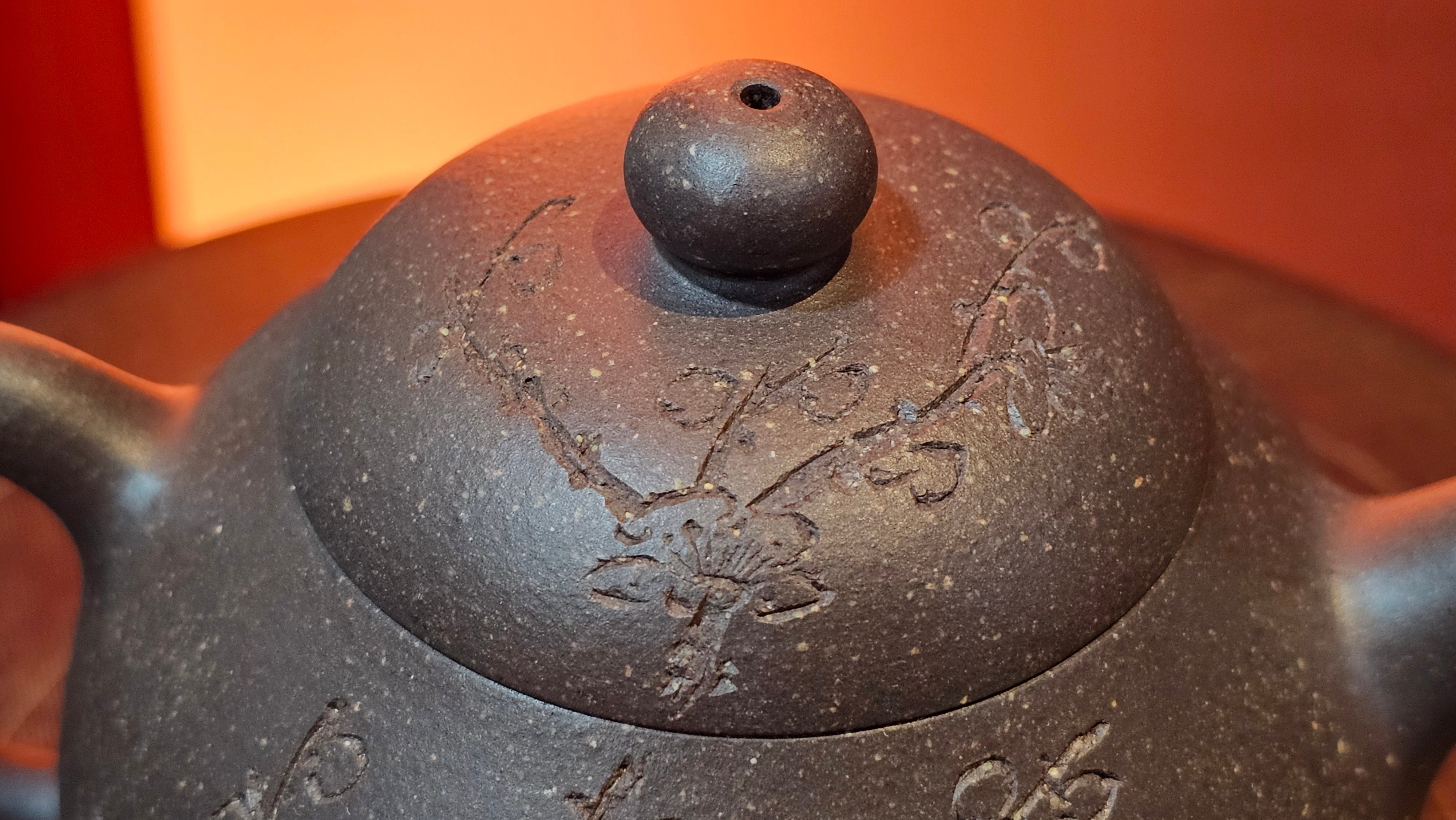 Du Zhi Hu《笃志壶》, 173.8ml, Hei Zi Ni 黑紫泥, by our Craftsman Zhang Huan 张欢, Calligraphy and Plum Blossoms Engraving by Craftsman Yi Cheng 逸成 ~!Congratulations to Ms J.C.! 0347hrs 9th August 2025, Los Angeles, CA.