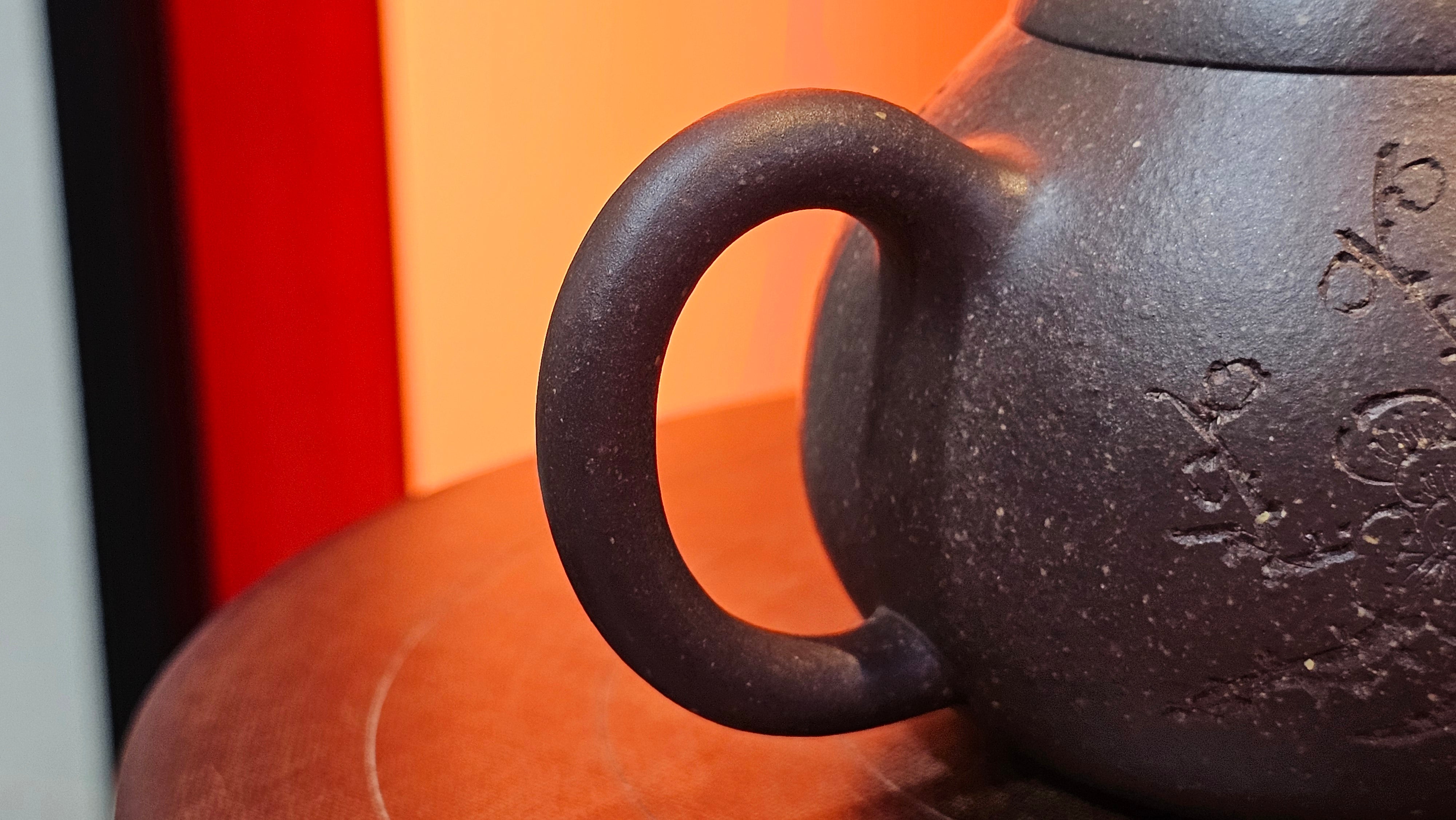 Du Zhi Hu《笃志壶》, 173.8ml, Hei Zi Ni 黑紫泥, by our Craftsman Zhang Huan 张欢, Calligraphy and Plum Blossoms Engraving by Craftsman Yi Cheng 逸成 ~!Congratulations to Ms J.C.! 0347hrs 9th August 2025, Los Angeles, CA.