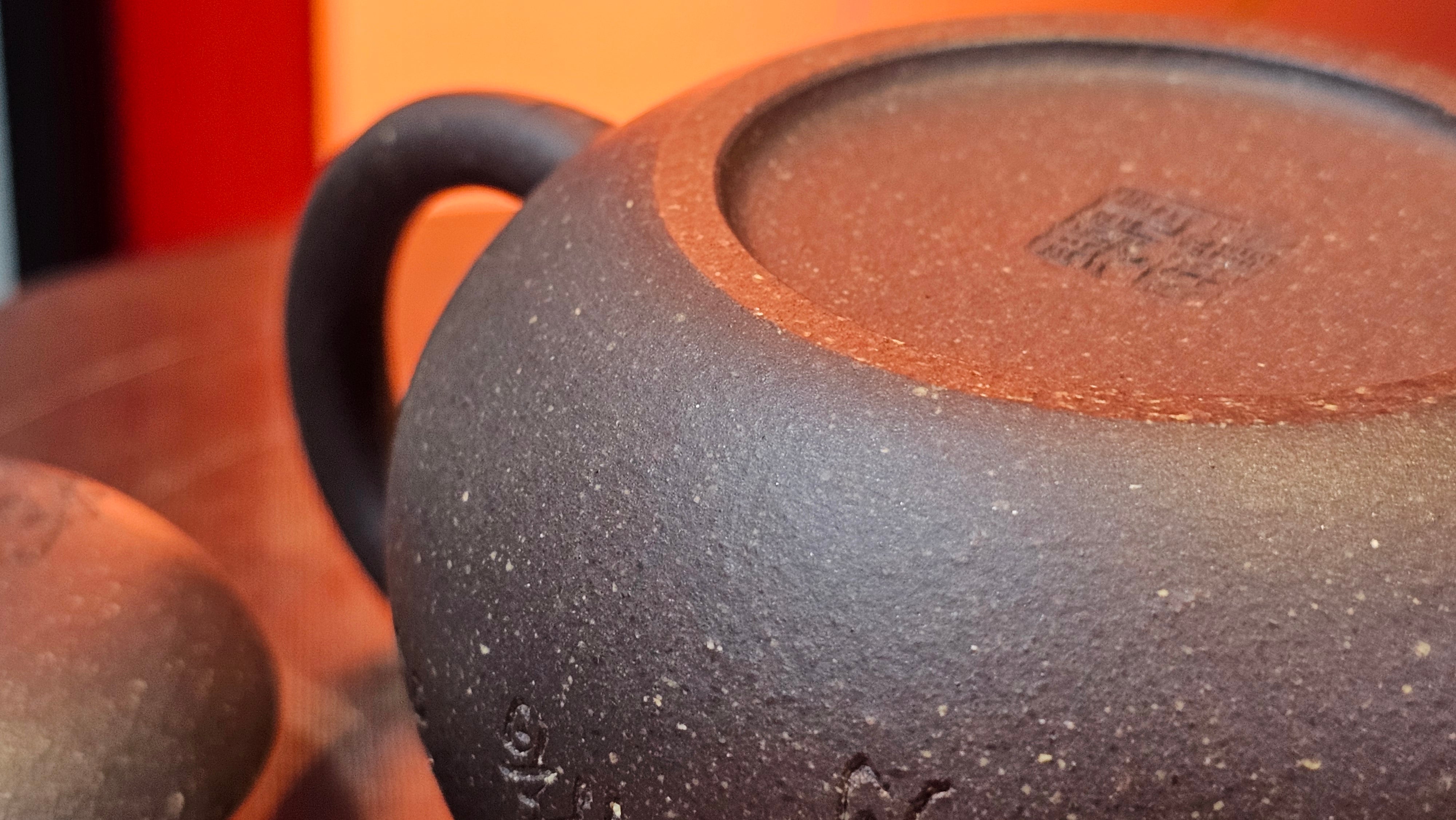 Du Zhi Hu《笃志壶》, 173.8ml, Hei Zi Ni 黑紫泥, by our Craftsman Zhang Huan 张欢, Calligraphy and Plum Blossoms Engraving by Craftsman Yi Cheng 逸成 ~!Congratulations to Ms J.C.! 0347hrs 9th August 2025, Los Angeles, CA.