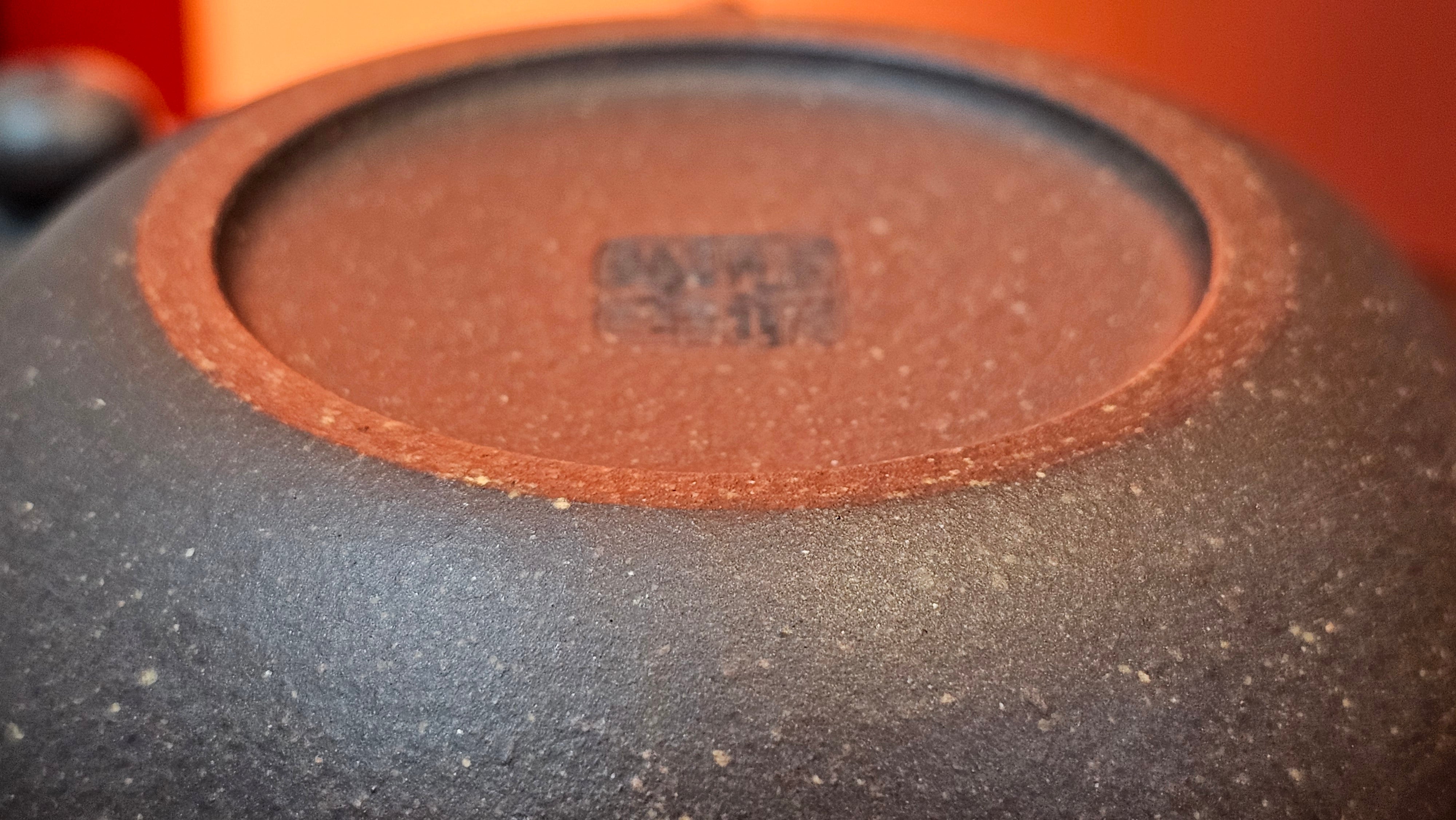 Du Zhi Hu《笃志壶》, 173.8ml, Hei Zi Ni 黑紫泥, by our Craftsman Zhang Huan 张欢, Calligraphy and Plum Blossoms Engraving by Craftsman Yi Cheng 逸成 ~!Congratulations to Ms J.C.! 0347hrs 9th August 2025, Los Angeles, CA.