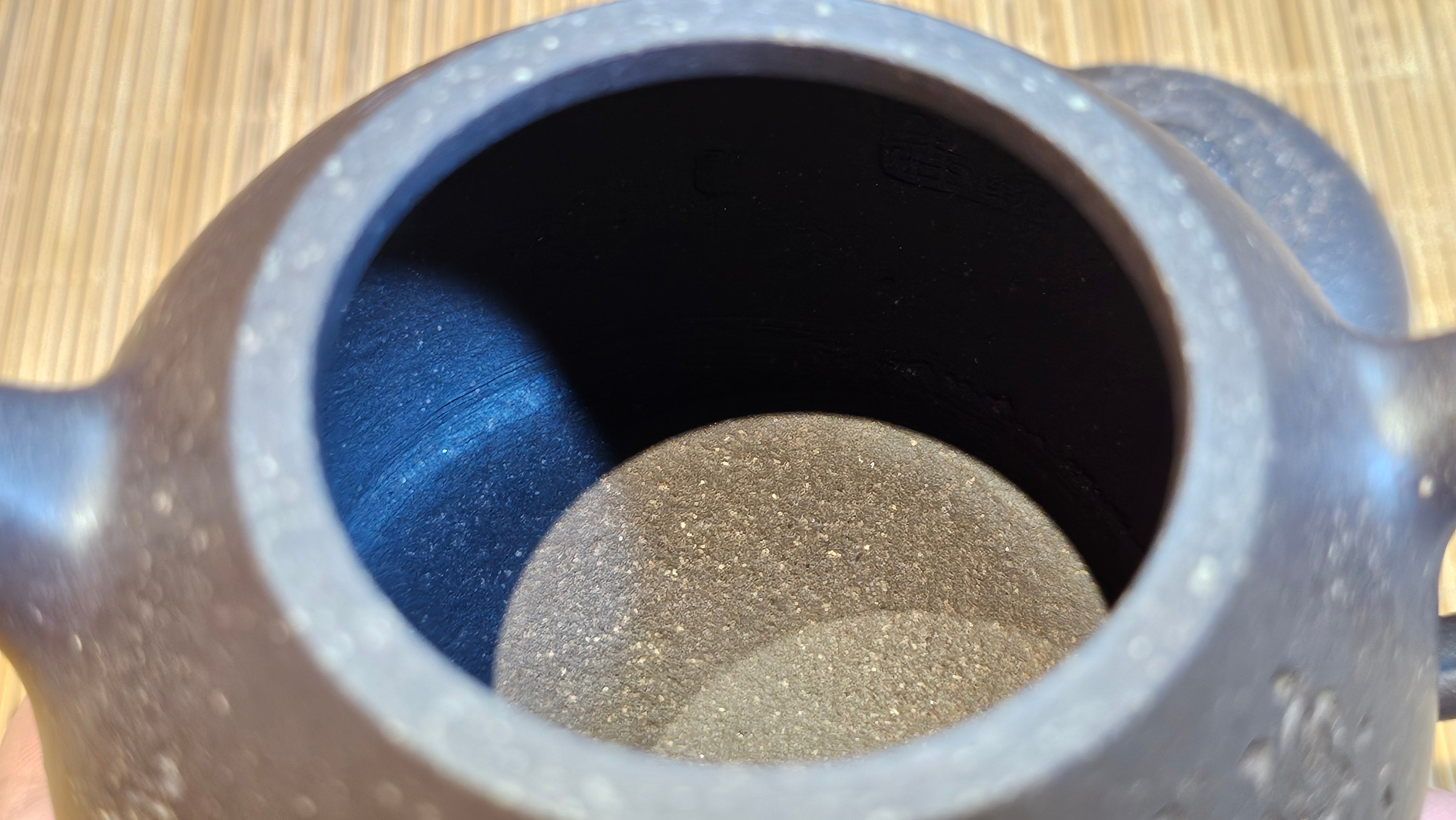 Du Zhi Hu《笃志壶》, 173.8ml, Hei Zi Ni 黑紫泥, by our Craftsman Zhang Huan 张欢, Calligraphy and Plum Blossoms Engraving by Craftsman Yi Cheng 逸成 ~!Congratulations to Ms J.C.! 0347hrs 9th August 2025, Los Angeles, CA.