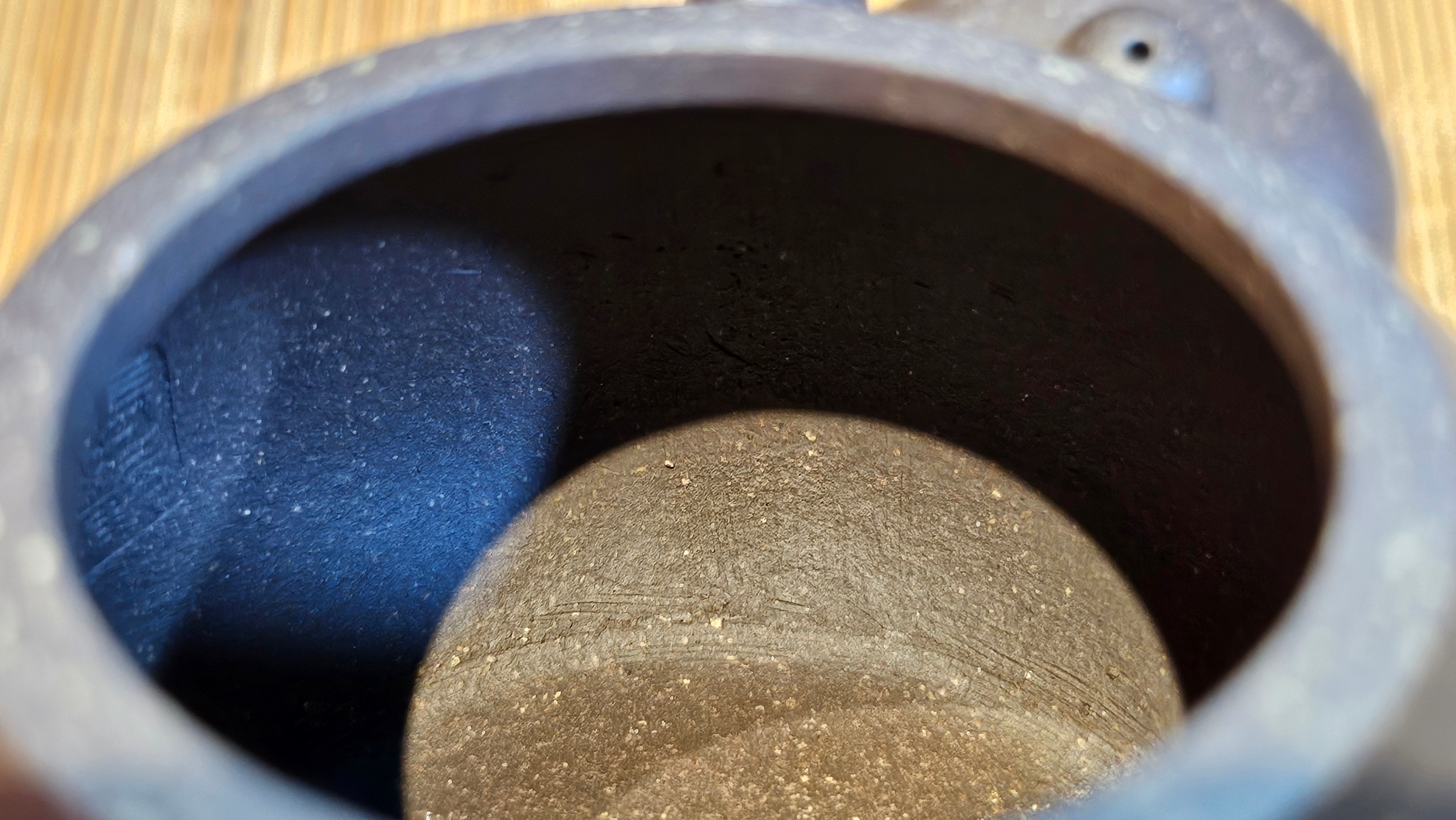 Du Zhi Hu《笃志壶》, 173.8ml, Hei Zi Ni 黑紫泥, by our Craftsman Zhang Huan 张欢, Calligraphy and Plum Blossoms Engraving by Craftsman Yi Cheng 逸成 ~!Congratulations to Ms J.C.! 0347hrs 9th August 2025, Los Angeles, CA.