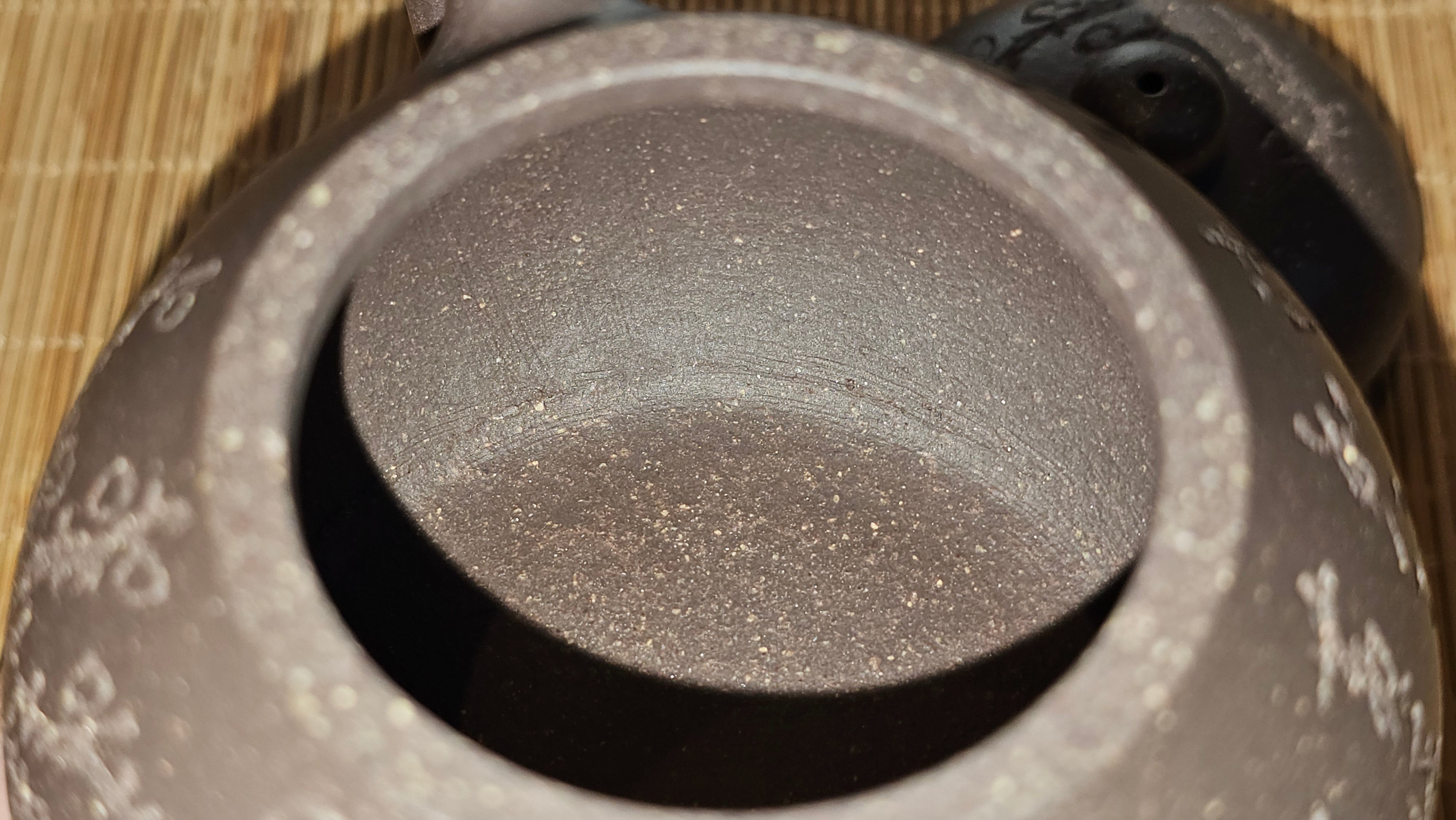 Du Zhi Hu《笃志壶》, 173.8ml, Hei Zi Ni 黑紫泥, by our Craftsman Zhang Huan 张欢, Calligraphy and Plum Blossoms Engraving by Craftsman Yi Cheng 逸成 ~!Congratulations to Ms J.C.! 0347hrs 9th August 2025, Los Angeles, CA.