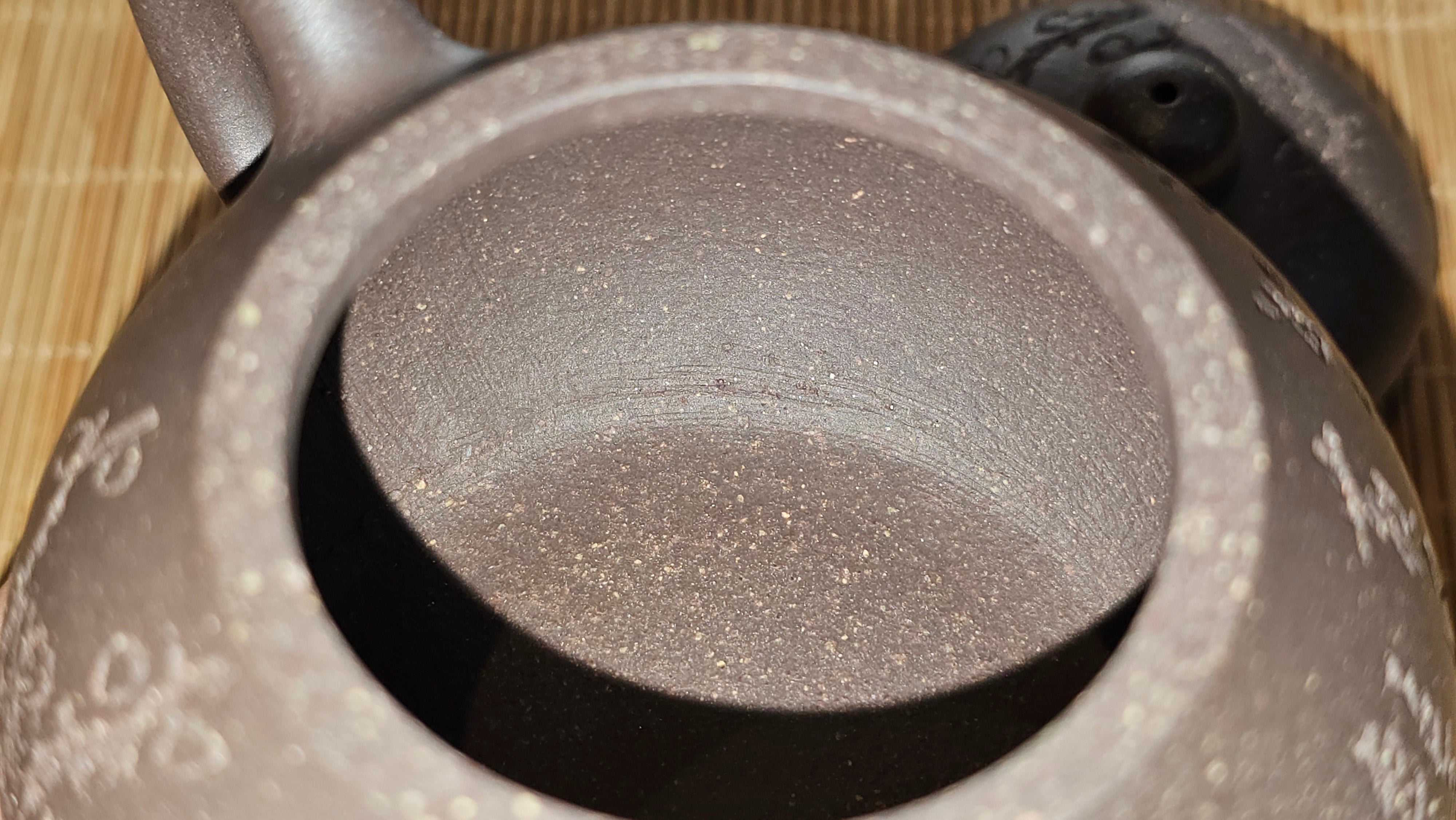 Du Zhi Hu《笃志壶》, 173.8ml, Hei Zi Ni 黑紫泥, by our Craftsman Zhang Huan 张欢, Calligraphy and Plum Blossoms Engraving by Craftsman Yi Cheng 逸成 ~!Congratulations to Ms J.C.! 0347hrs 9th August 2025, Los Angeles, CA.