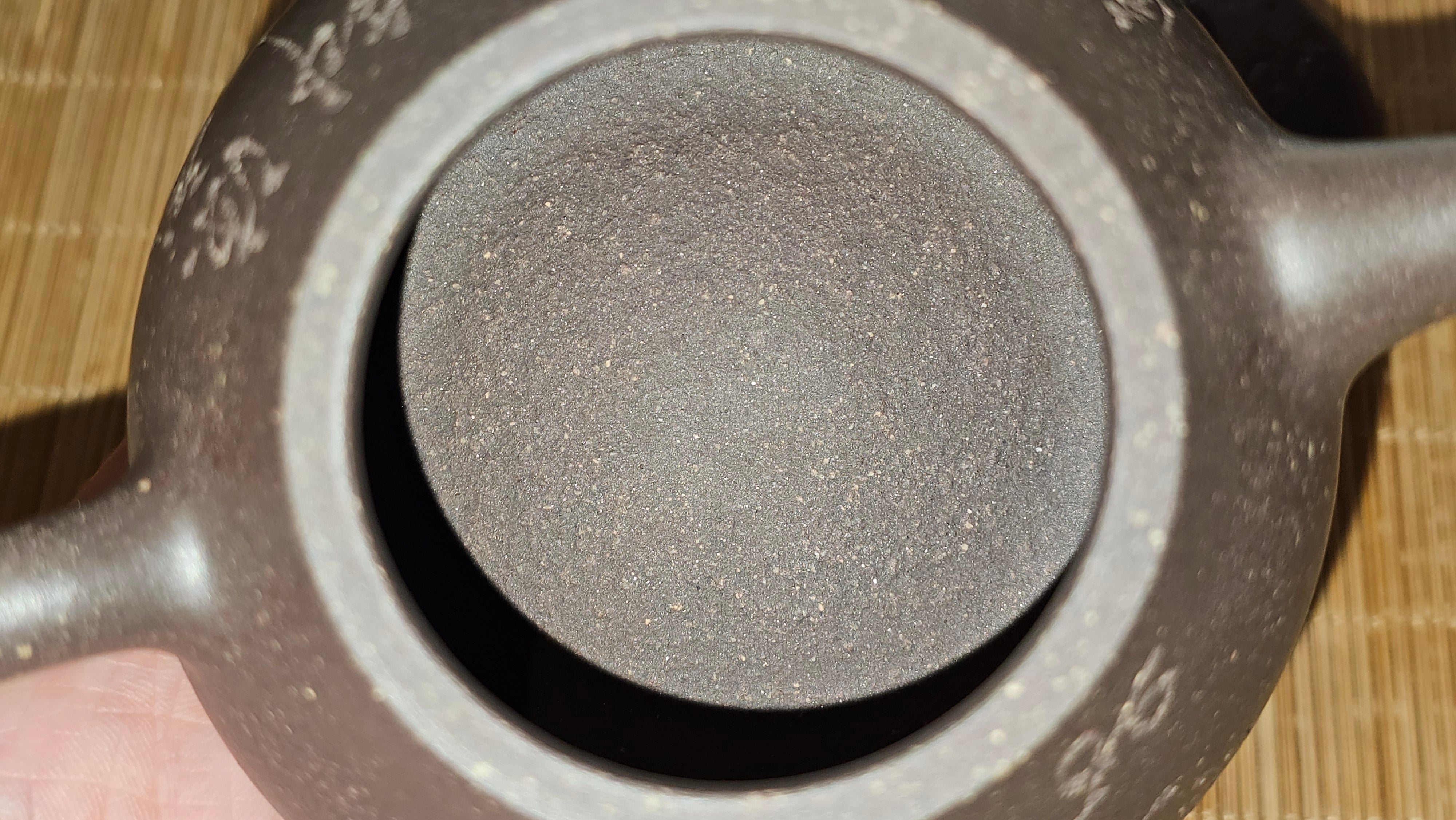 Du Zhi Hu《笃志壶》, 173.8ml, Hei Zi Ni 黑紫泥, by our Craftsman Zhang Huan 张欢, Calligraphy and Plum Blossoms Engraving by Craftsman Yi Cheng 逸成 ~!Congratulations to Ms J.C.! 0347hrs 9th August 2025, Los Angeles, CA.