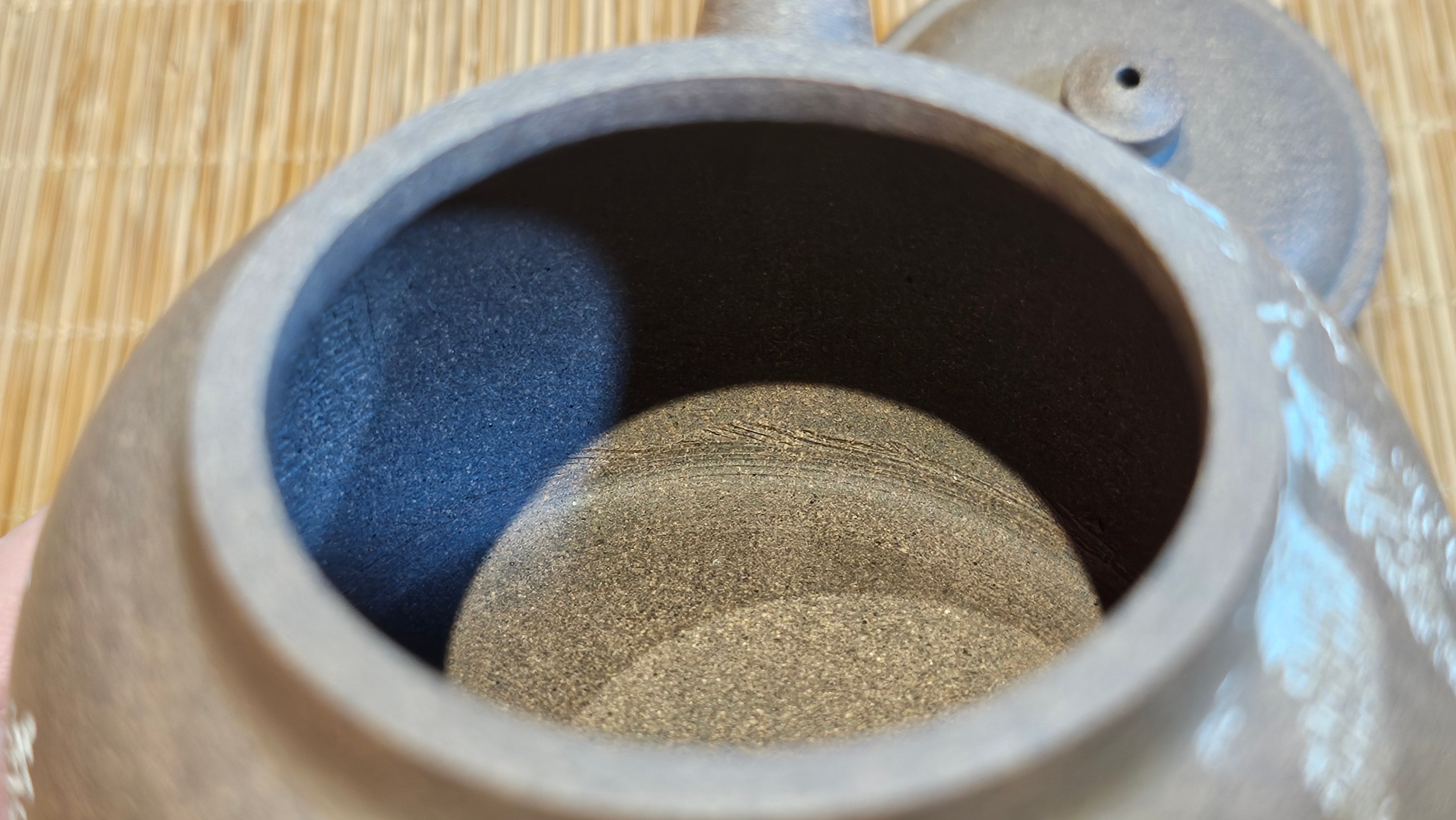 Wu Nian Hu《无念壶》, 160.6ml, Qing Hui Duan 青灰段泥, by our Craftsman Zhang Huan 张欢, Engraving by Craftsman Nan Shan Lao Ren 南山老人 ~ Congratulations to Mr T.N.! 0236hrs 10th August 2025, Mississauga! Canada🇨🇦!