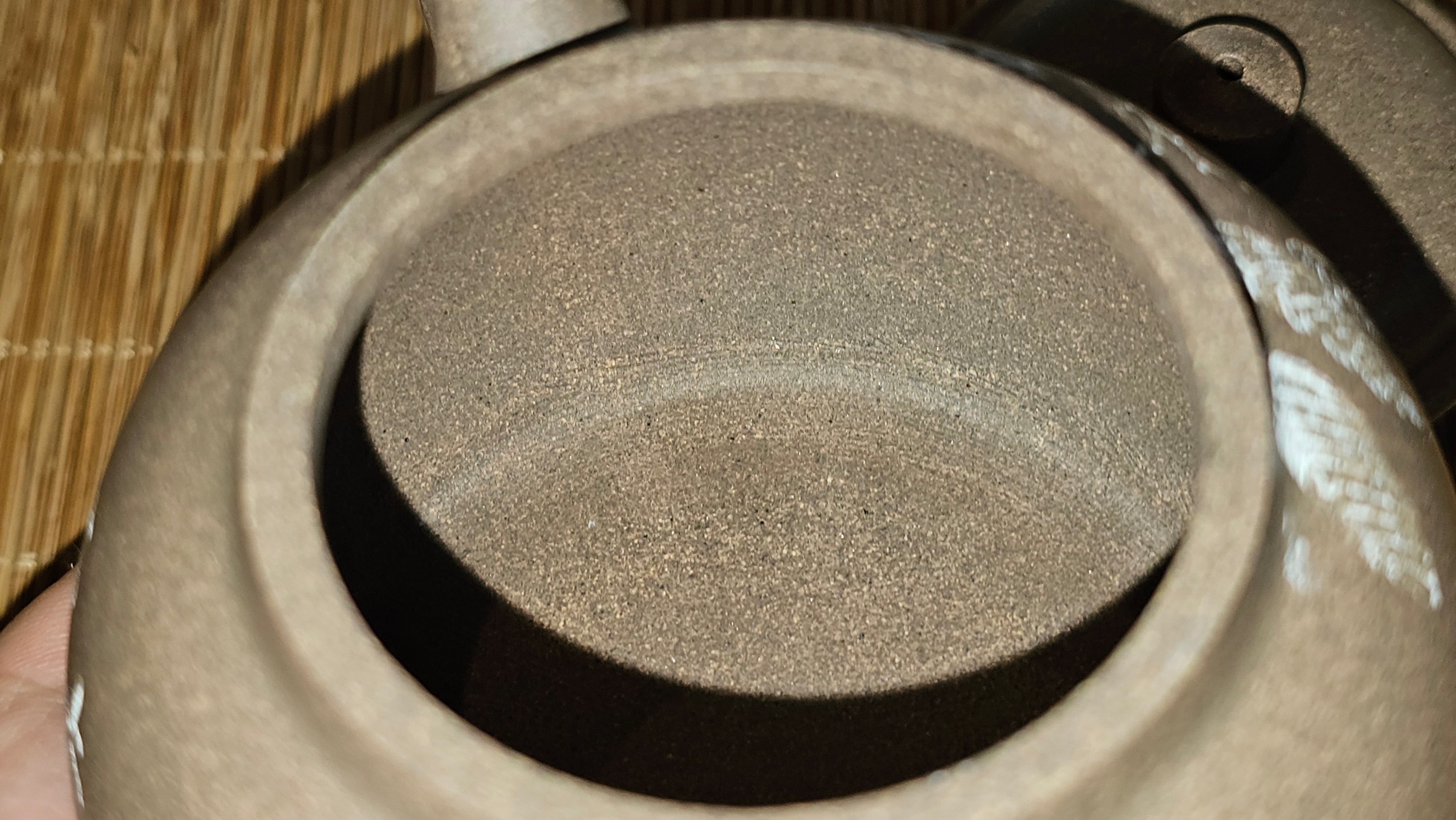 Wu Nian Hu《无念壶》, 160.6ml, Qing Hui Duan 青灰段泥, by our Craftsman Zhang Huan 张欢, Engraving by Craftsman Nan Shan Lao Ren 南山老人 ~ Congratulations to Mr T.N.! 0236hrs 10th August 2025, Mississauga! Canada🇨🇦!