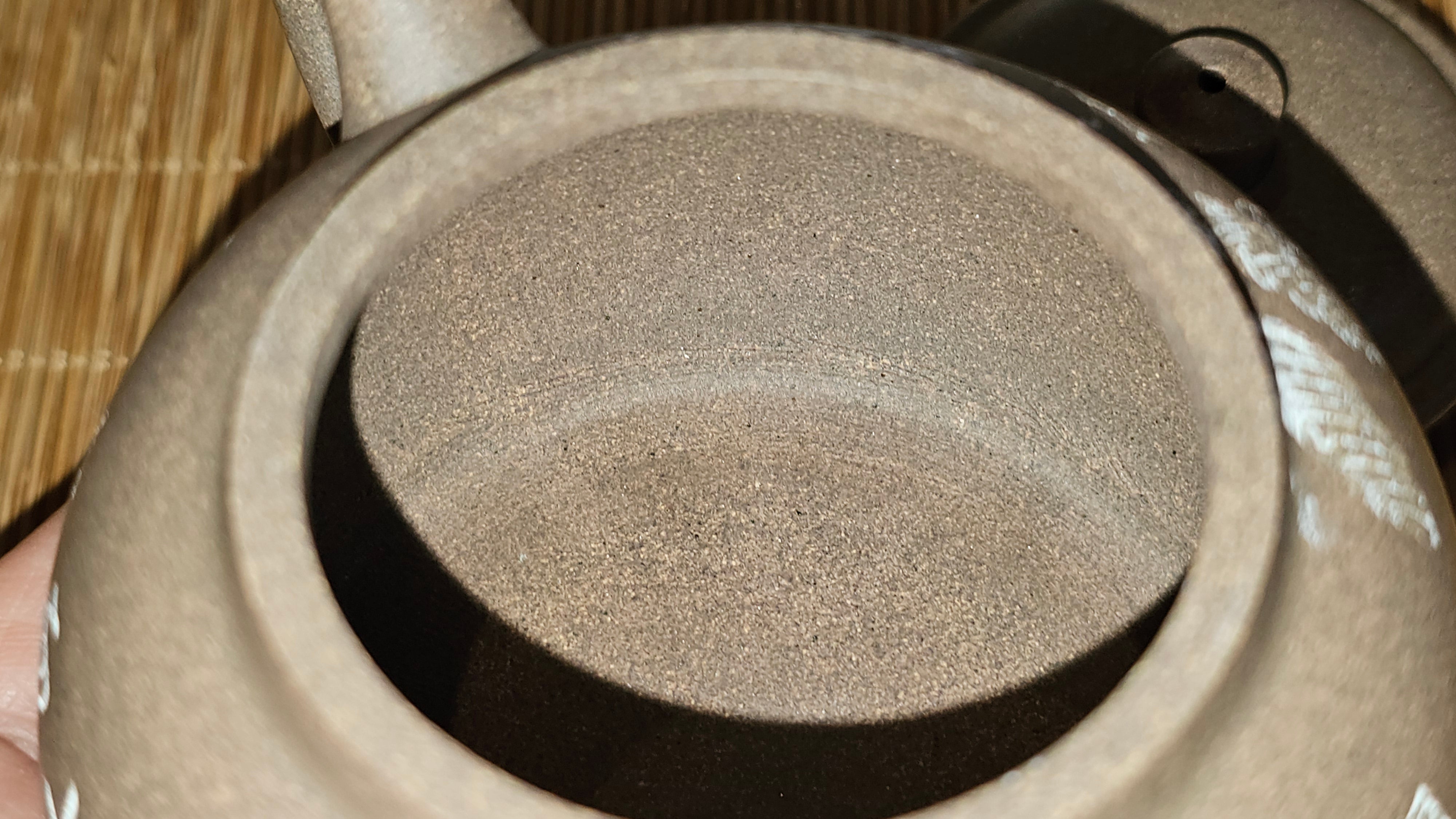 Wu Nian Hu《无念壶》, 160.6ml, Qing Hui Duan 青灰段泥, by our Craftsman Zhang Huan 张欢, Engraving by Craftsman Nan Shan Lao Ren 南山老人 ~ Congratulations to Mr T.N.! 0236hrs 10th August 2025, Mississauga! Canada🇨🇦!