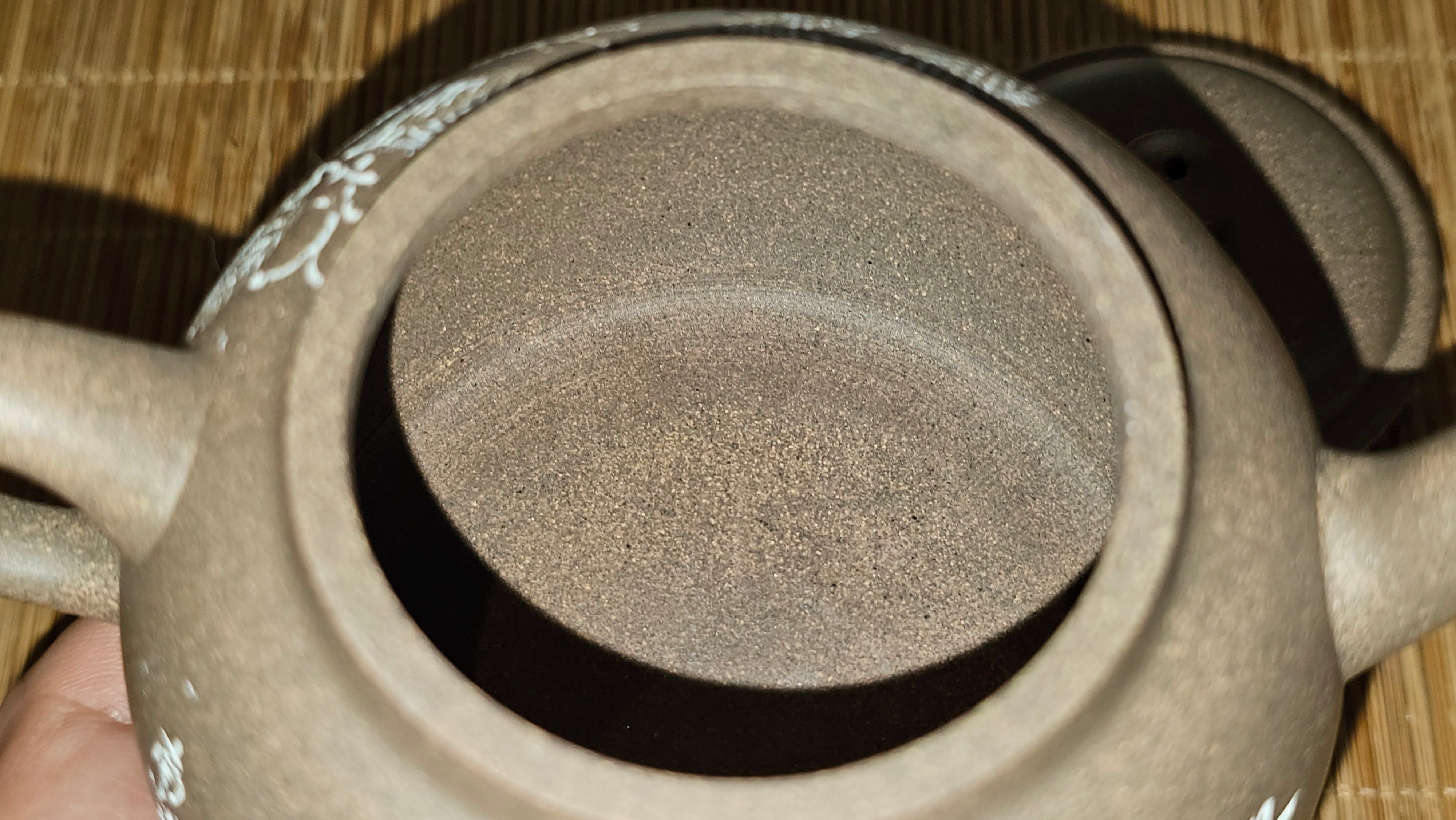 Wu Nian Hu《无念壶》, 160.6ml, Qing Hui Duan 青灰段泥, by our Craftsman Zhang Huan 张欢, Engraving by Craftsman Nan Shan Lao Ren 南山老人 ~ Congratulations to Mr T.N.! 0236hrs 10th August 2025, Mississauga! Canada🇨🇦!