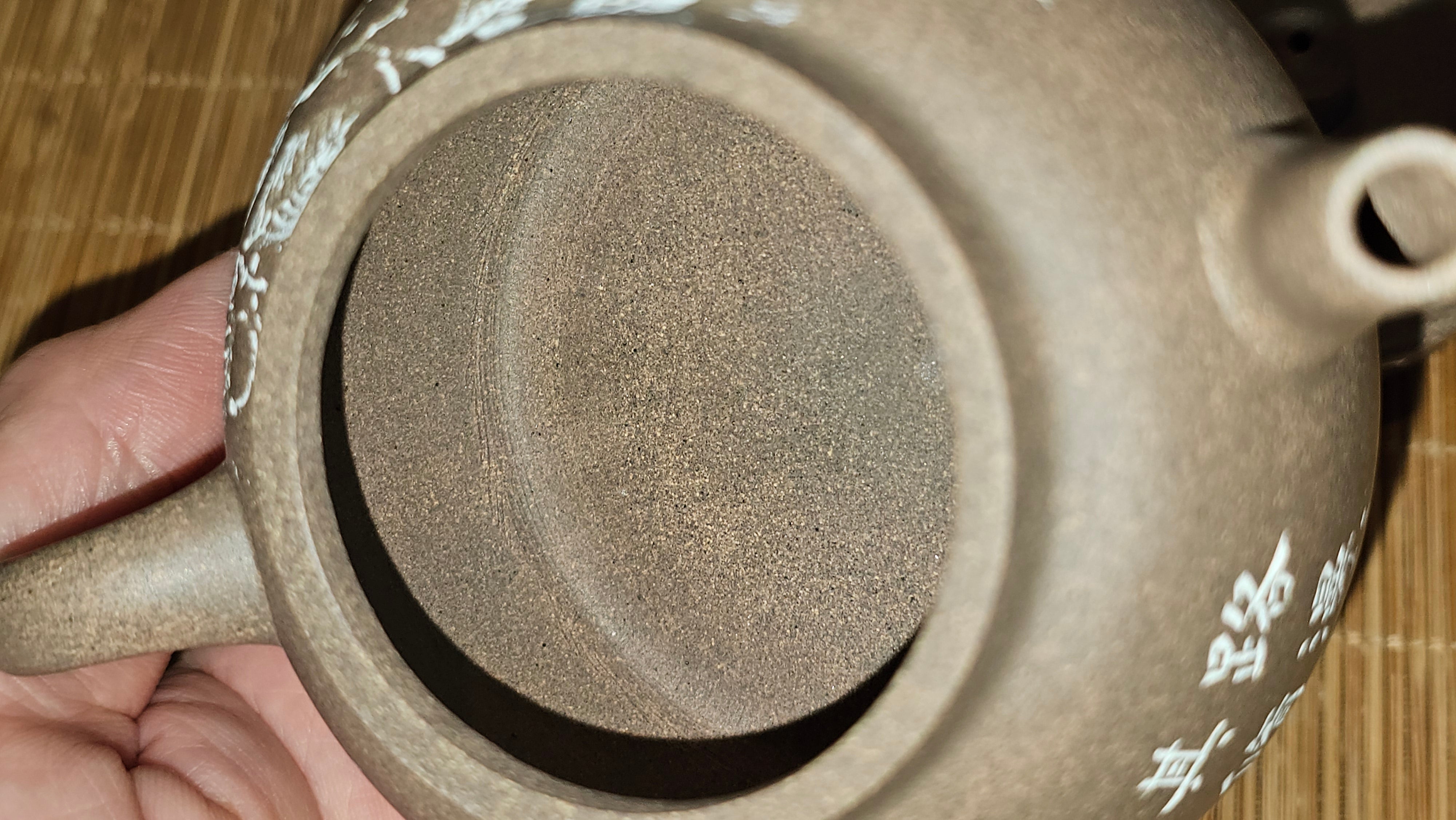 Wu Nian Hu《无念壶》, 160.6ml, Qing Hui Duan 青灰段泥, by our Craftsman Zhang Huan 张欢, Engraving by Craftsman Nan Shan Lao Ren 南山老人 ~ Congratulations to Mr T.N.! 0236hrs 10th August 2025, Mississauga! Canada🇨🇦!