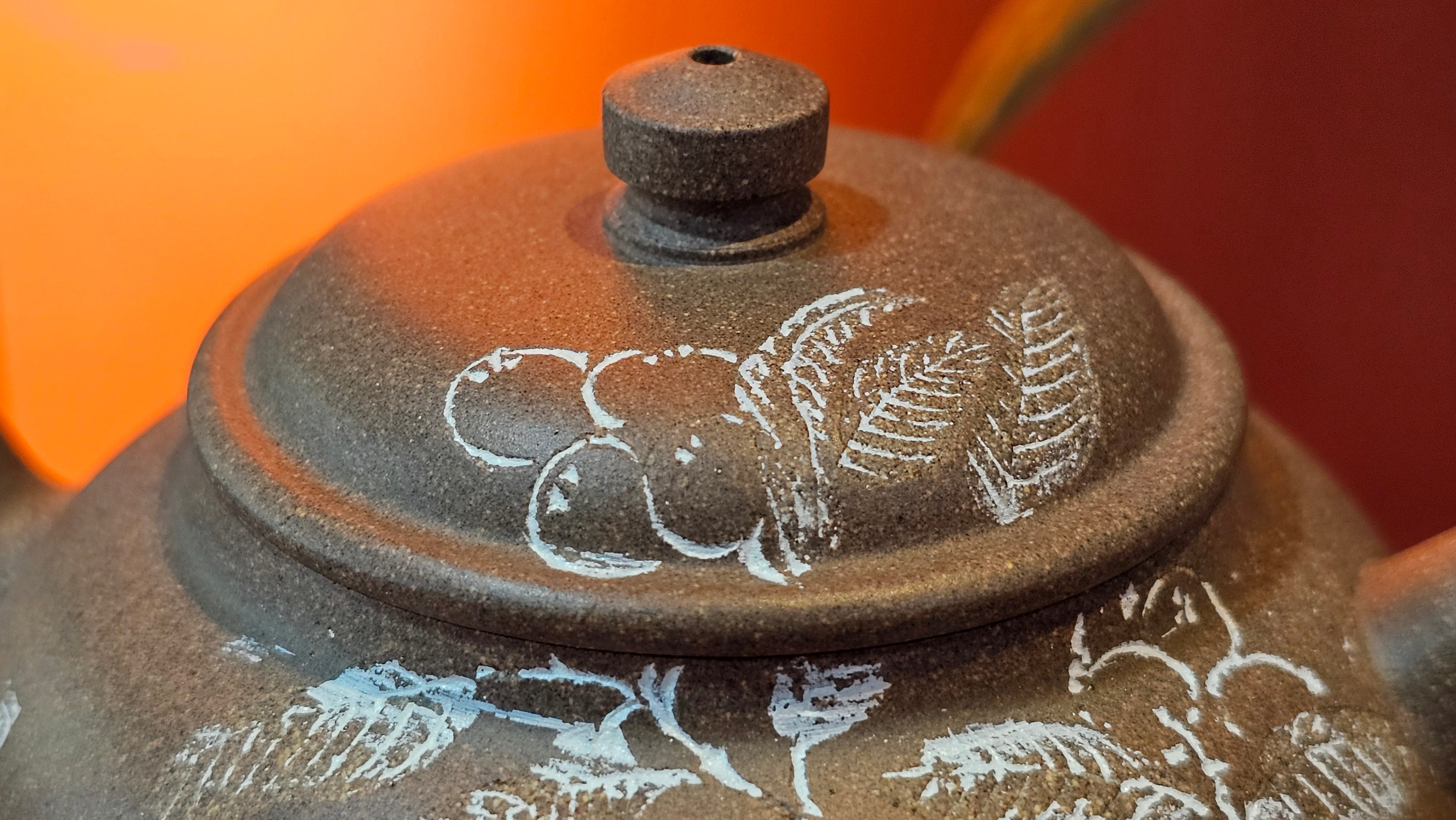 Wu Nian Hu《无念壶》, 160.6ml, Qing Hui Duan 青灰段泥, by our Craftsman Zhang Huan 张欢, Engraving by Craftsman Nan Shan Lao Ren 南山老人 ~ Congratulations to Mr T.N.! 0236hrs 10th August 2025, Mississauga! Canada🇨🇦!