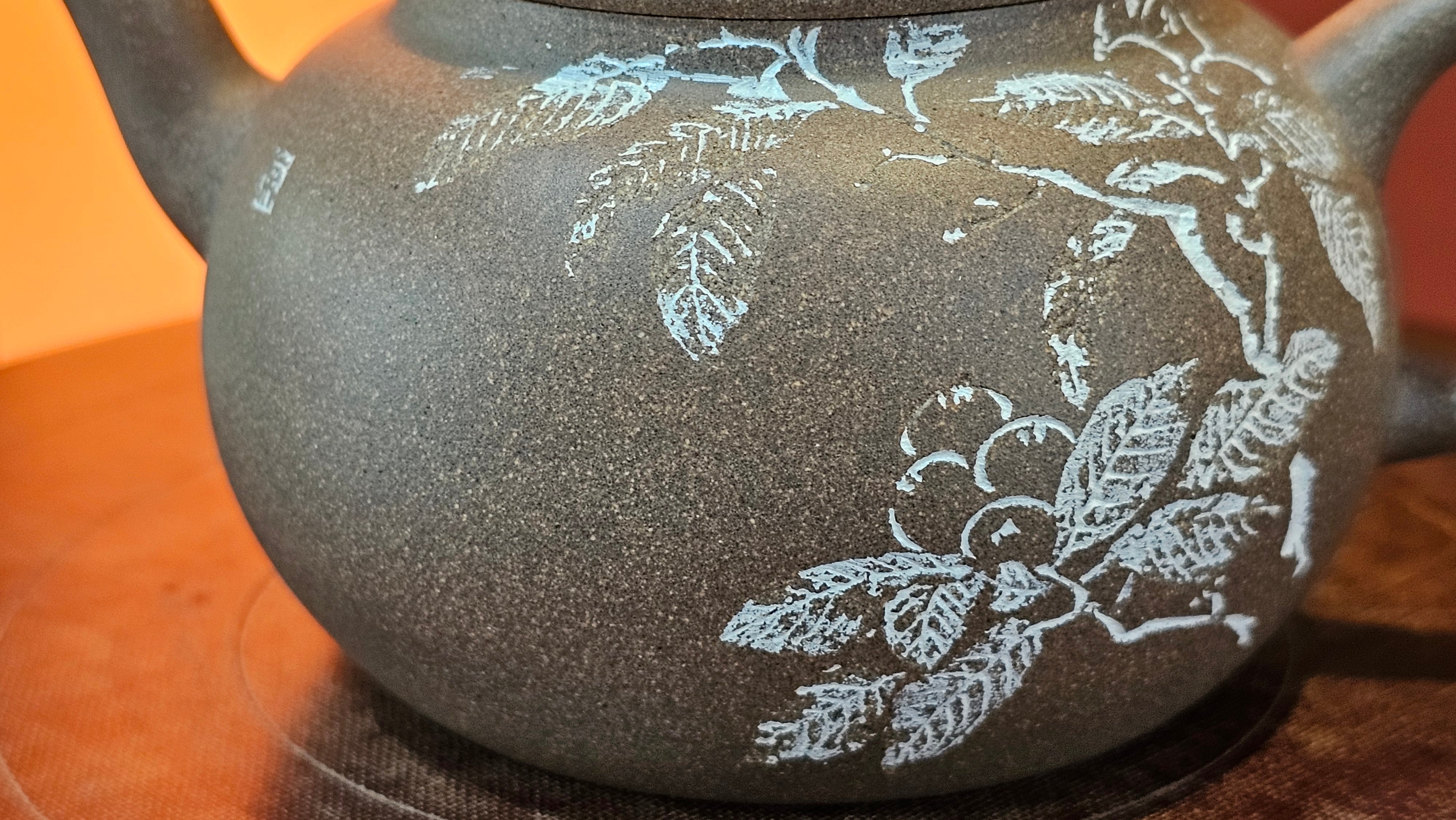Wu Nian Hu《无念壶》, 160.6ml, Qing Hui Duan 青灰段泥, by our Craftsman Zhang Huan 张欢, Engraving by Craftsman Nan Shan Lao Ren 南山老人 ~ Congratulations to Mr T.N.! 0236hrs 10th August 2025, Mississauga! Canada🇨🇦!