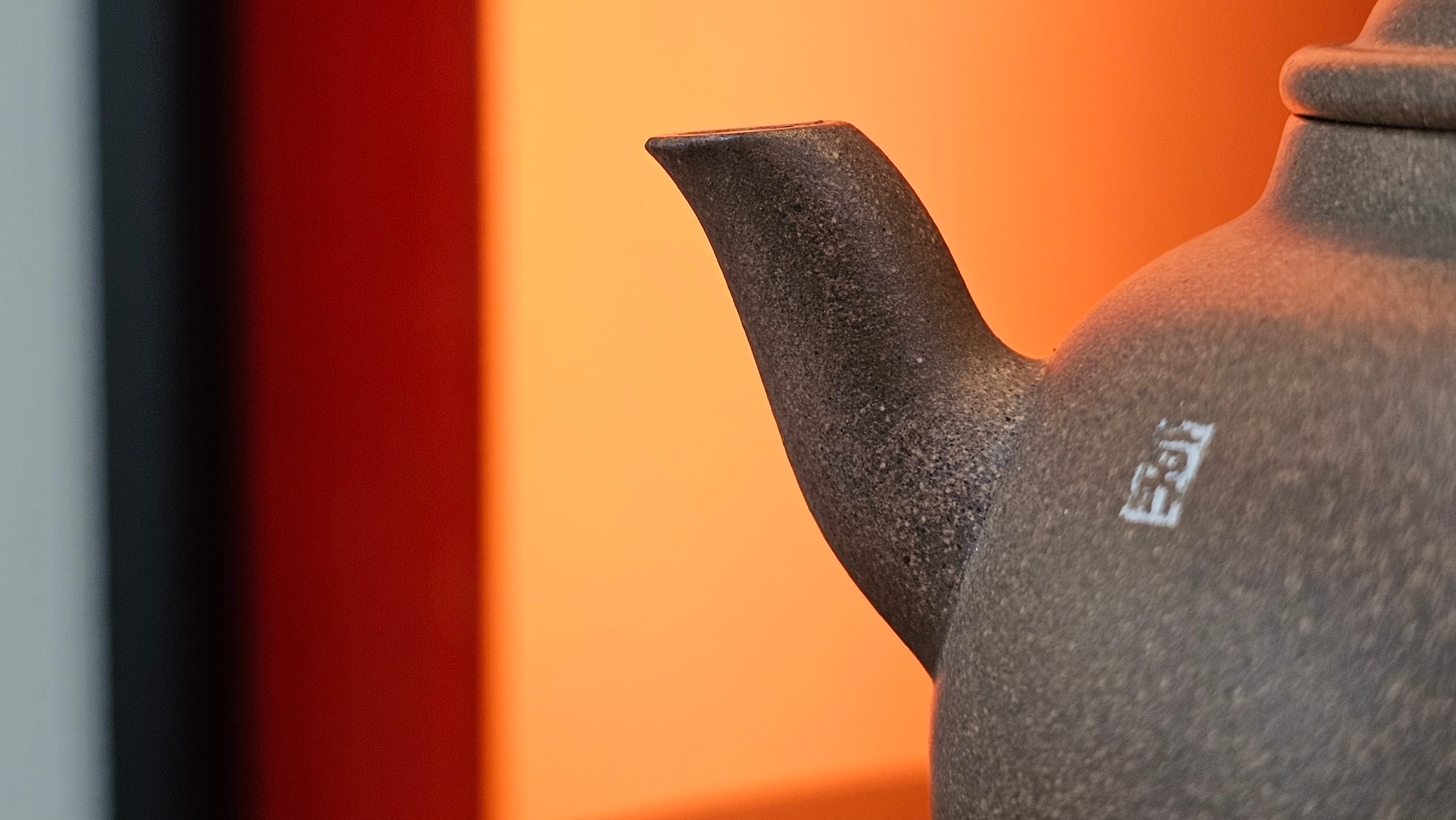 Wu Nian Hu《无念壶》, 160.6ml, Qing Hui Duan 青灰段泥, by our Craftsman Zhang Huan 张欢, Engraving by Craftsman Nan Shan Lao Ren 南山老人 ~ Congratulations to Mr T.N.! 0236hrs 10th August 2025, Mississauga! Canada🇨🇦!