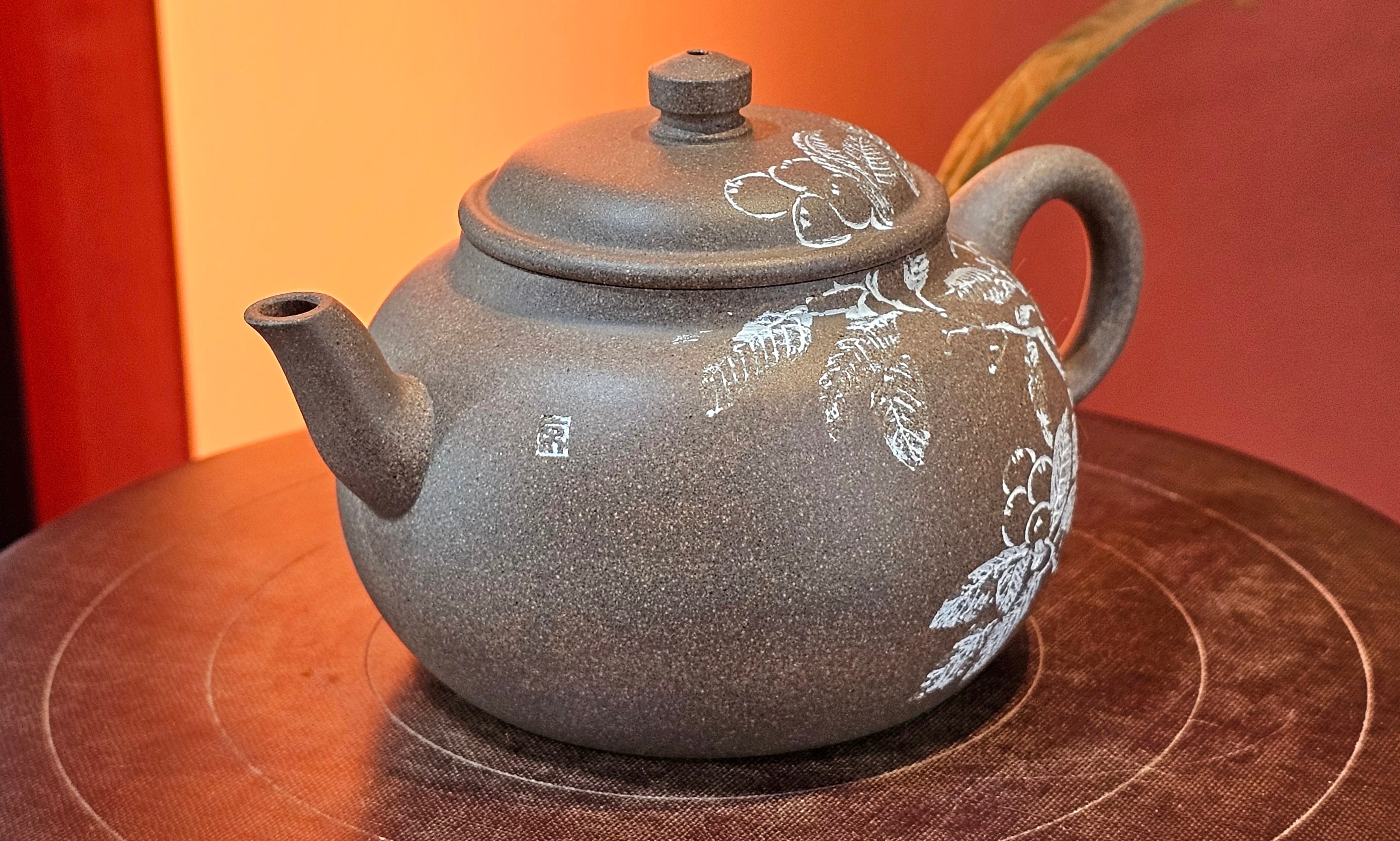 Wu Nian Hu《无念壶》, 160.6ml, Qing Hui Duan 青灰段泥, by our Craftsman Zhang Huan 张欢, Engraving by Craftsman Nan Shan Lao Ren 南山老人 ~ Congratulations to Mr T.N.! 0236hrs 10th August 2025, Mississauga! Canada🇨🇦!