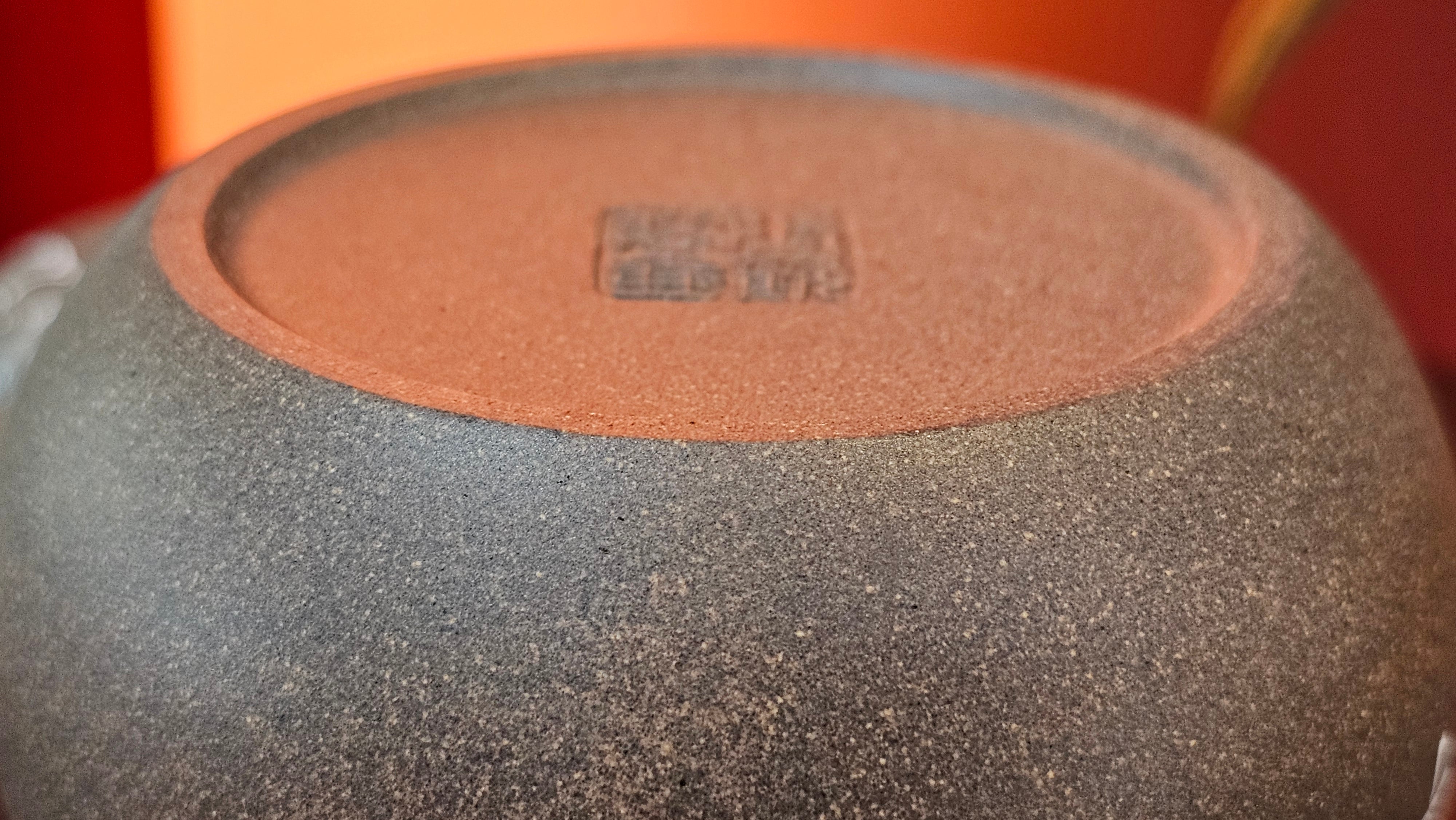 Wu Nian Hu《无念壶》, 160.6ml, Qing Hui Duan 青灰段泥, by our Craftsman Zhang Huan 张欢, Engraving by Craftsman Nan Shan Lao Ren 南山老人 ~ Congratulations to Mr T.N.! 0236hrs 10th August 2025, Mississauga! Canada🇨🇦!