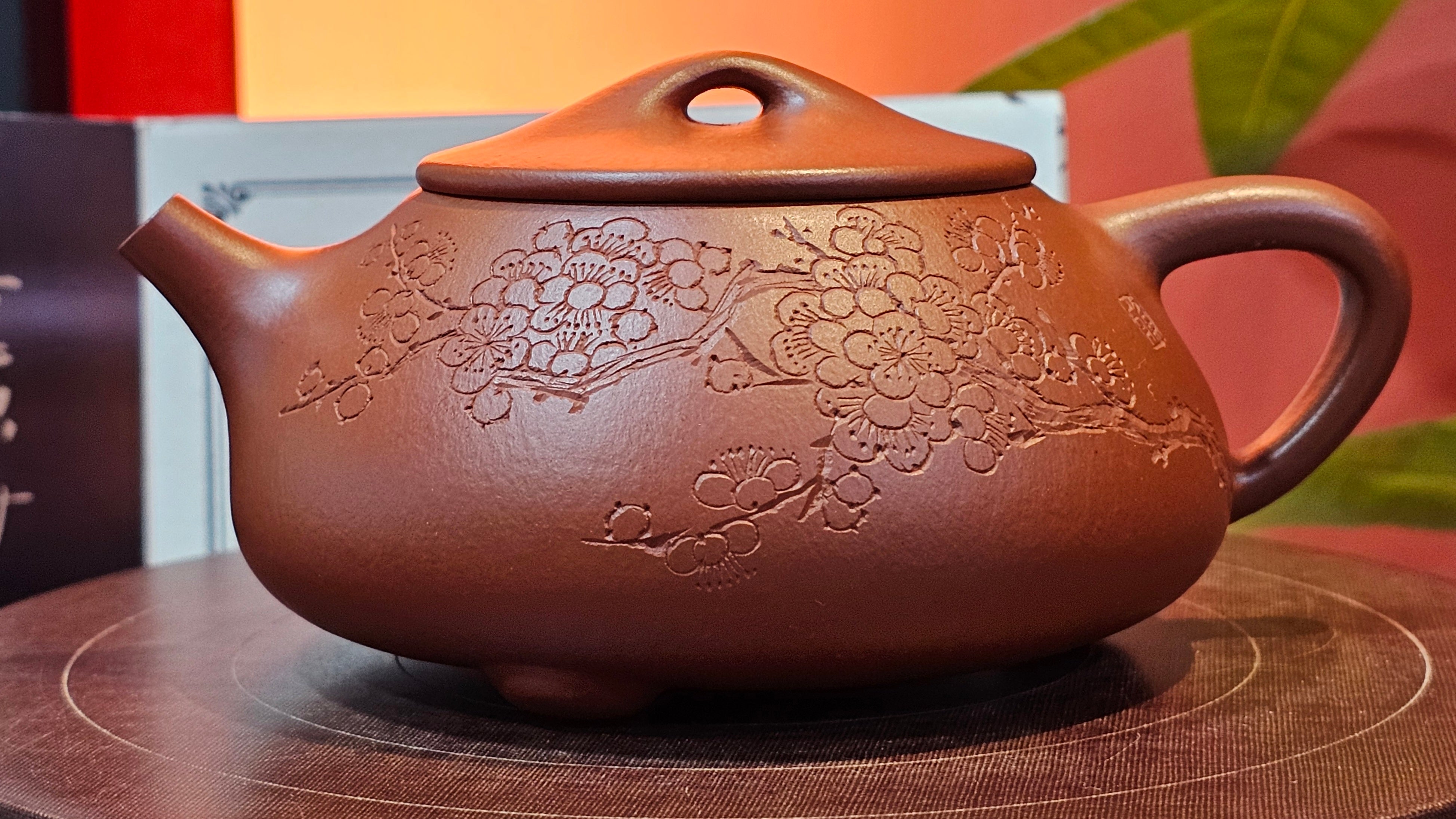 Jing Zhou Shi Piao 景舟石瓢, 276.3ml, Xiao Mei Yao Zhu Ni 小煤窑朱泥, by Craftsman Wang Xing 王兴; "暗香疏影" and Plum Blossoms Engraving by Craftsman Yi De Shu 一德书 ~!Congratulations to Prof A.G.! 0833hrs 10th August 2025! Long Beach, CA!