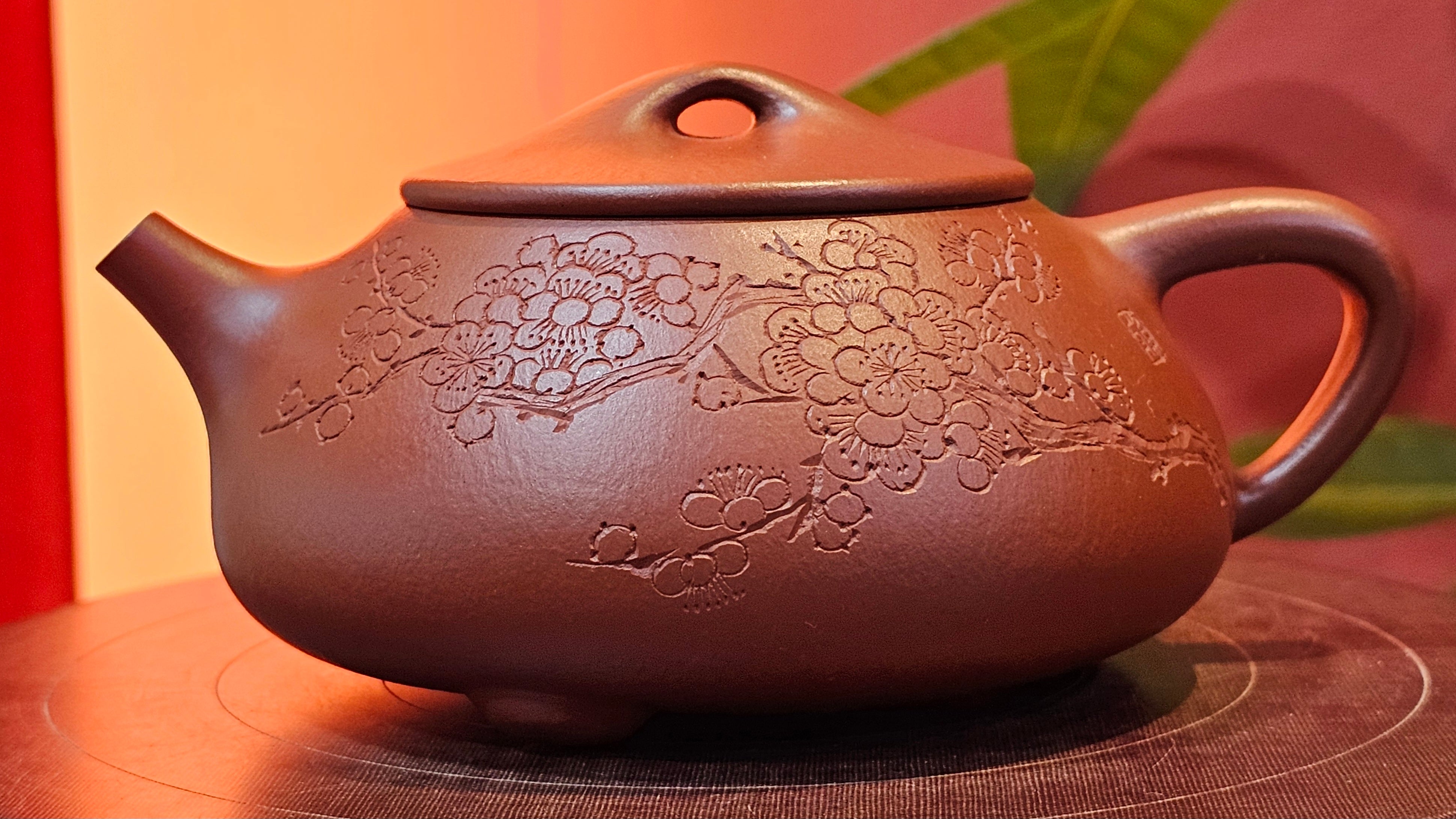 Jing Zhou Shi Piao 景舟石瓢, 276.3ml, Xiao Mei Yao Zhu Ni 小煤窑朱泥, by Craftsman Wang Xing 王兴; "暗香疏影" and Plum Blossoms Engraving by Craftsman Yi De Shu 一德书 ~!Congratulations to Prof A.G.! 0833hrs 10th August 2025! Long Beach, CA!