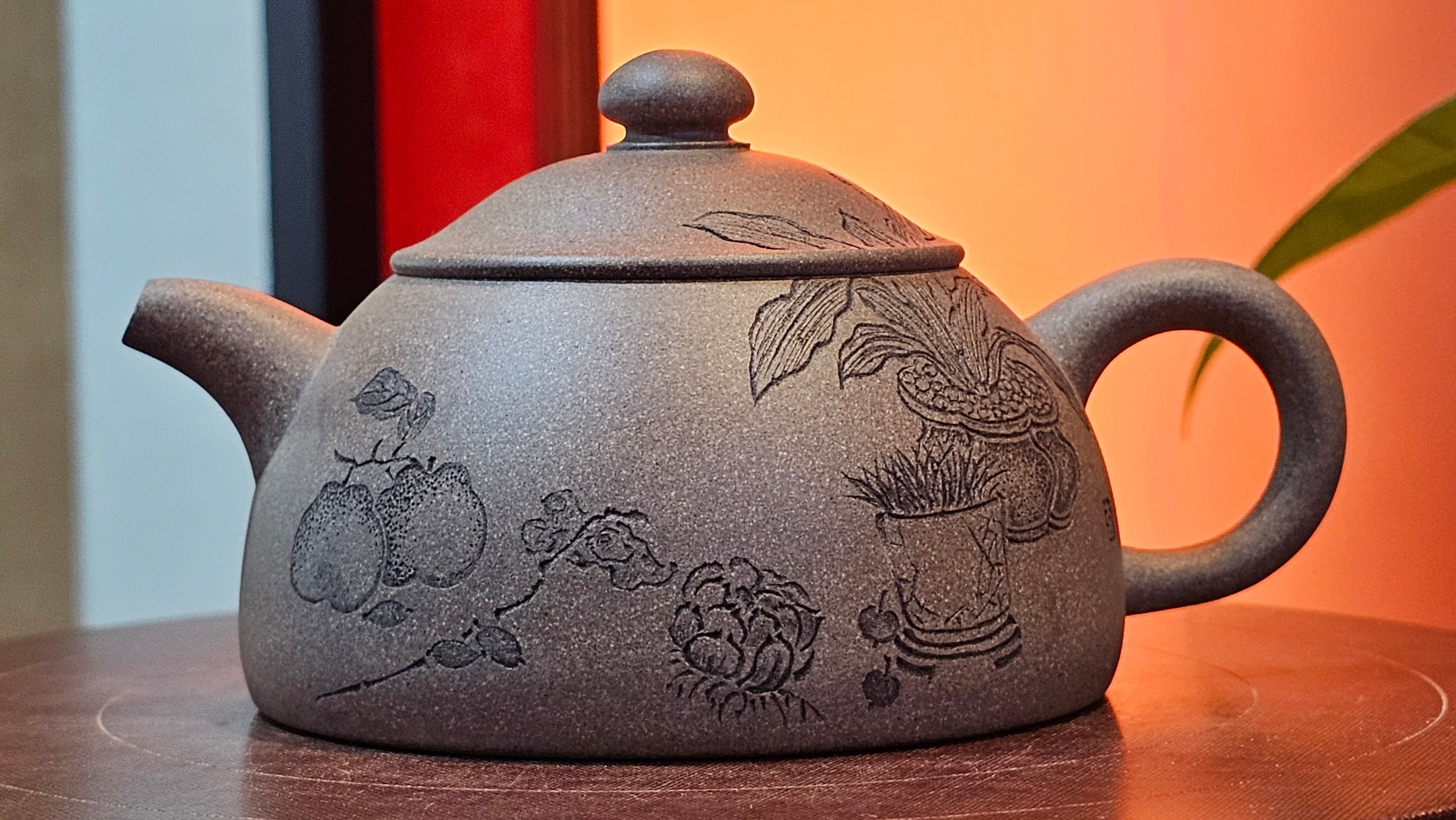 Ban Yue Hu《半月壶》~ "Half Moon Pot", 140.8ml, Qing Hui Duan 青灰段泥, by our Craftsman Zhang Huan 张欢, "Qing Gong Tu" 清供图 Engraving by Craftsman Nan Shan Lao Ren 南山老人 ~ Congratulations to Ms M.L.! 0831hrs 10th August 2025! Phoenix, AZ!