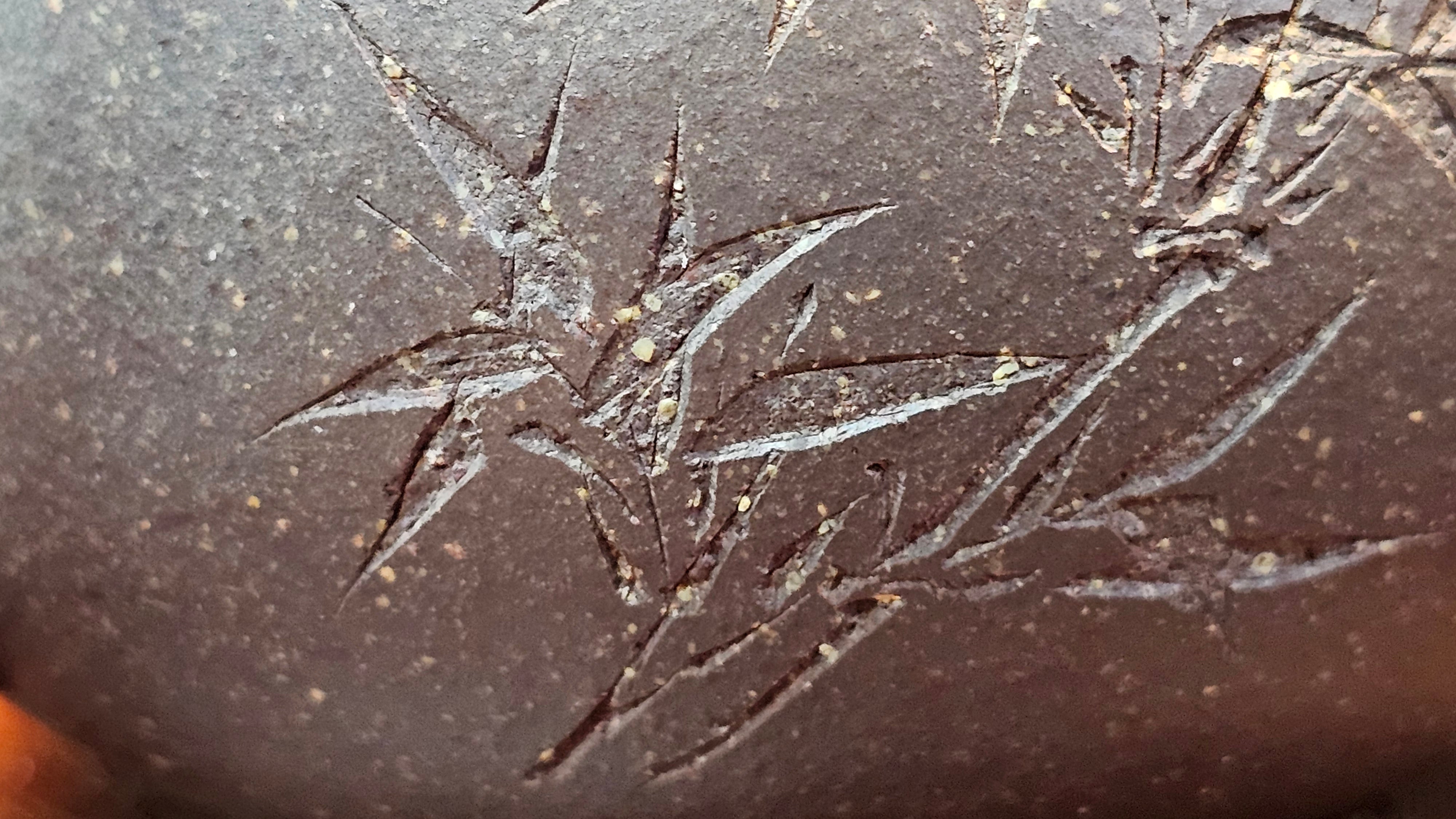 Du Zhi Hu《笃志壶》, 173.9ml, Hei Zi Ni 黑紫泥, by our Craftsman Zhang Huan 张欢, Calligraphy and Bamboos Engraving by Craftsman Yi Cheng 逸成。