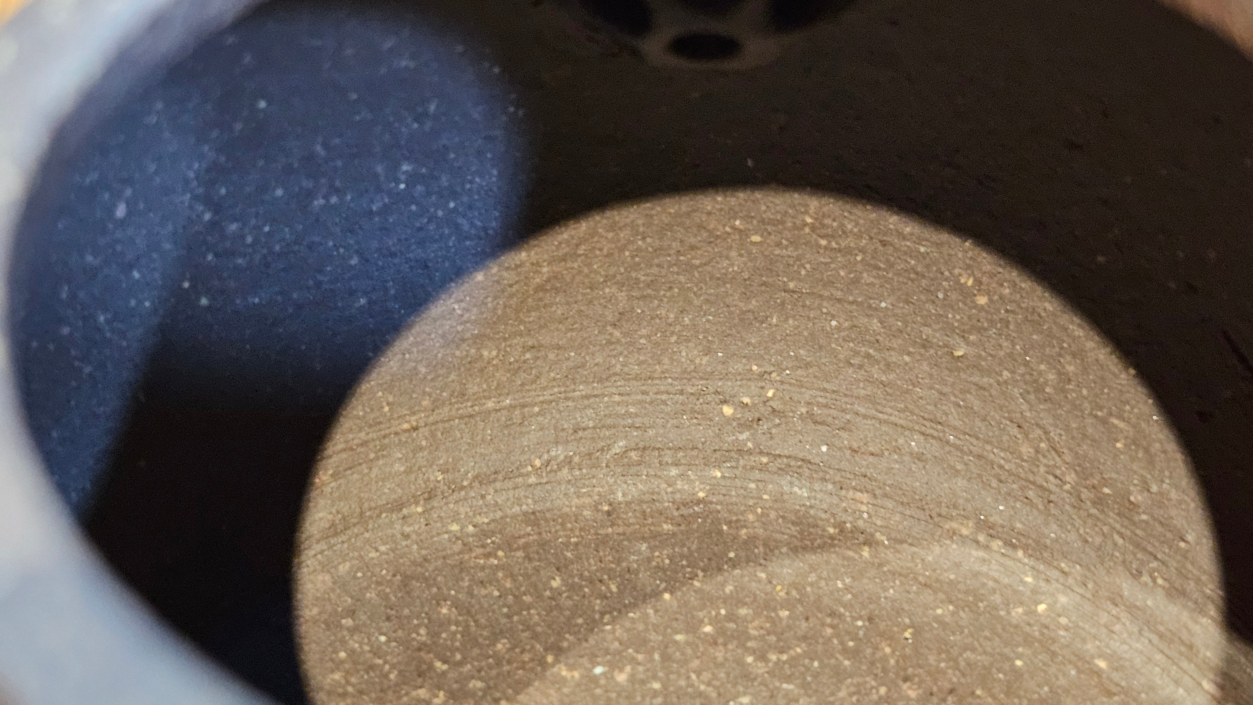 Du Zhi Hu《笃志壶》, 173.9ml, Hei Zi Ni 黑紫泥, by our Craftsman Zhang Huan 张欢, Calligraphy and Bamboos Engraving by Craftsman Yi Cheng 逸成。