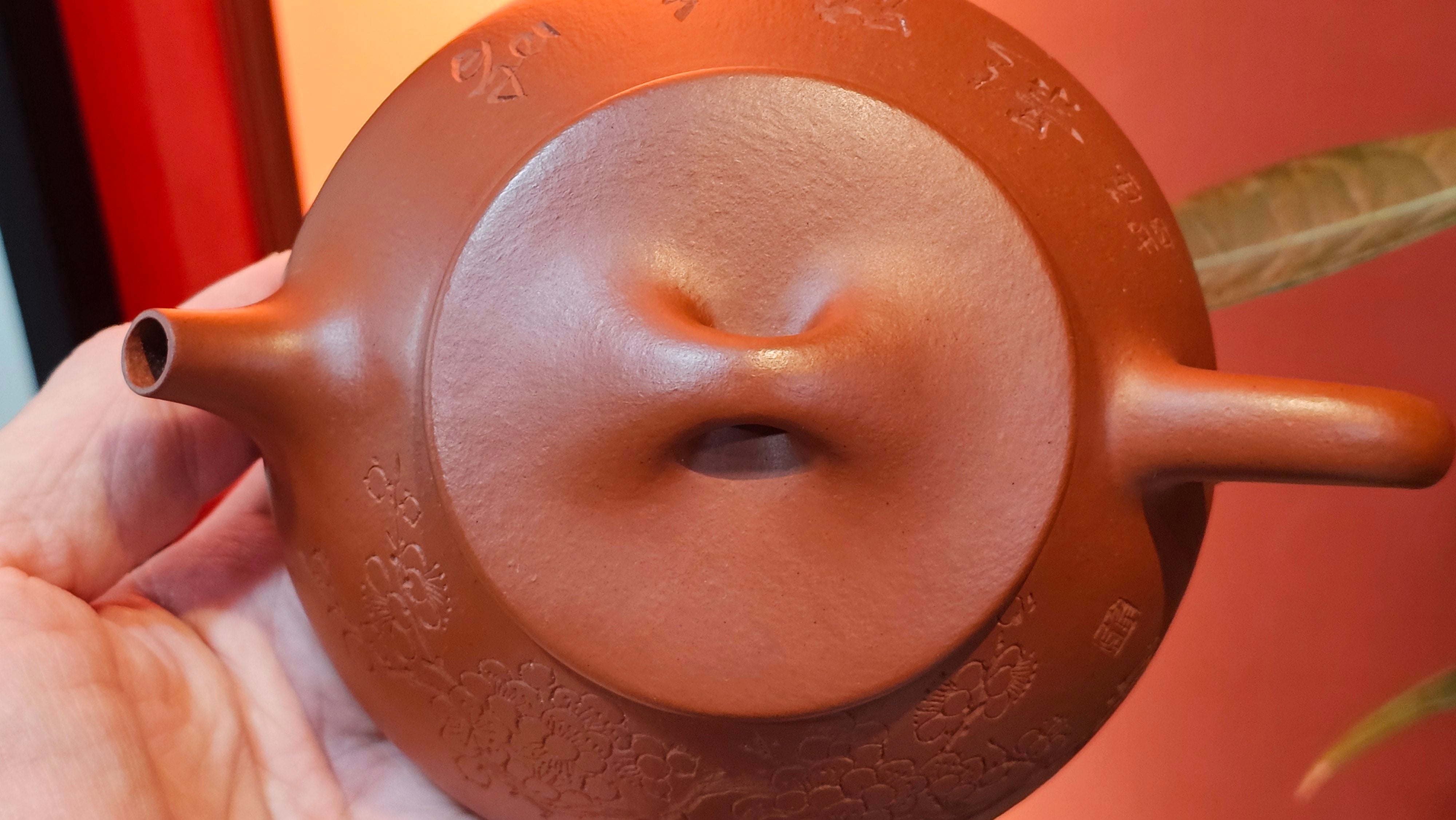 Jing Zhou Shi Piao 景舟石瓢, 276.3ml, Xiao Mei Yao Zhu Ni 小煤窑朱泥, by Craftsman Wang Xing 王兴; "暗香疏影" and Plum Blossoms Engraving by Craftsman Yi De Shu 一德书 ~!Congratulations to Prof A.G.! 0833hrs 10th August 2025! Long Beach, CA!