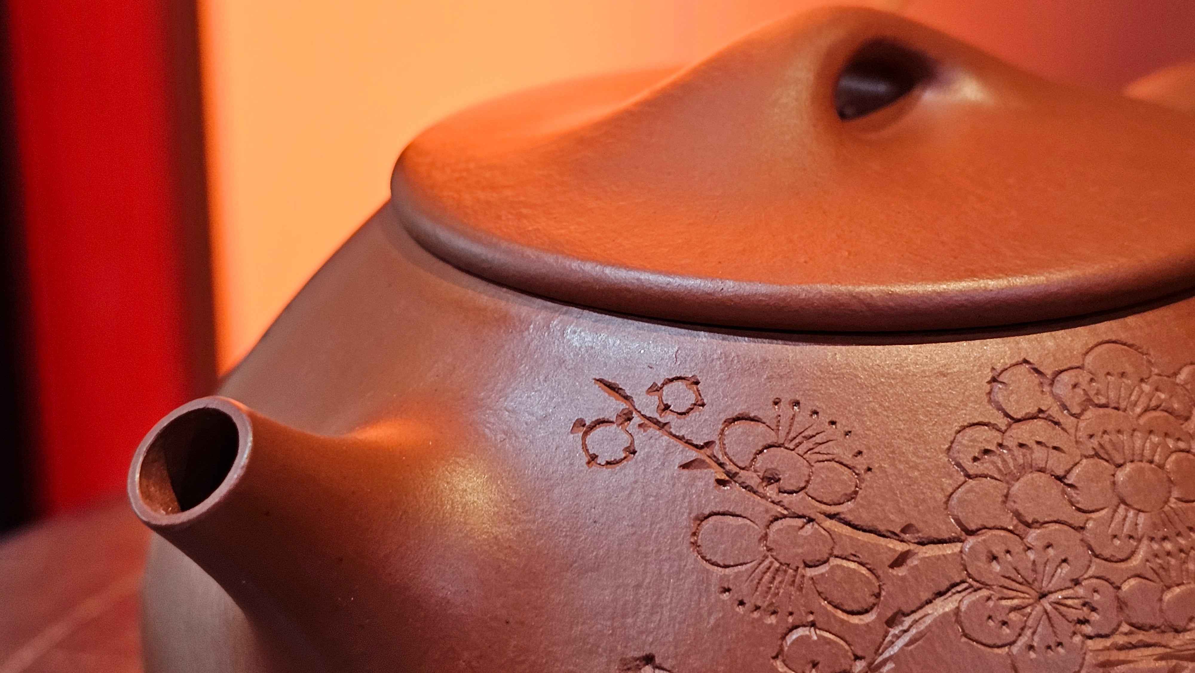 Jing Zhou Shi Piao 景舟石瓢, 276.3ml, Xiao Mei Yao Zhu Ni 小煤窑朱泥, by Craftsman Wang Xing 王兴; "暗香疏影" and Plum Blossoms Engraving by Craftsman Yi De Shu 一德书 ~!Congratulations to Prof A.G.! 0833hrs 10th August 2025! Long Beach, CA!