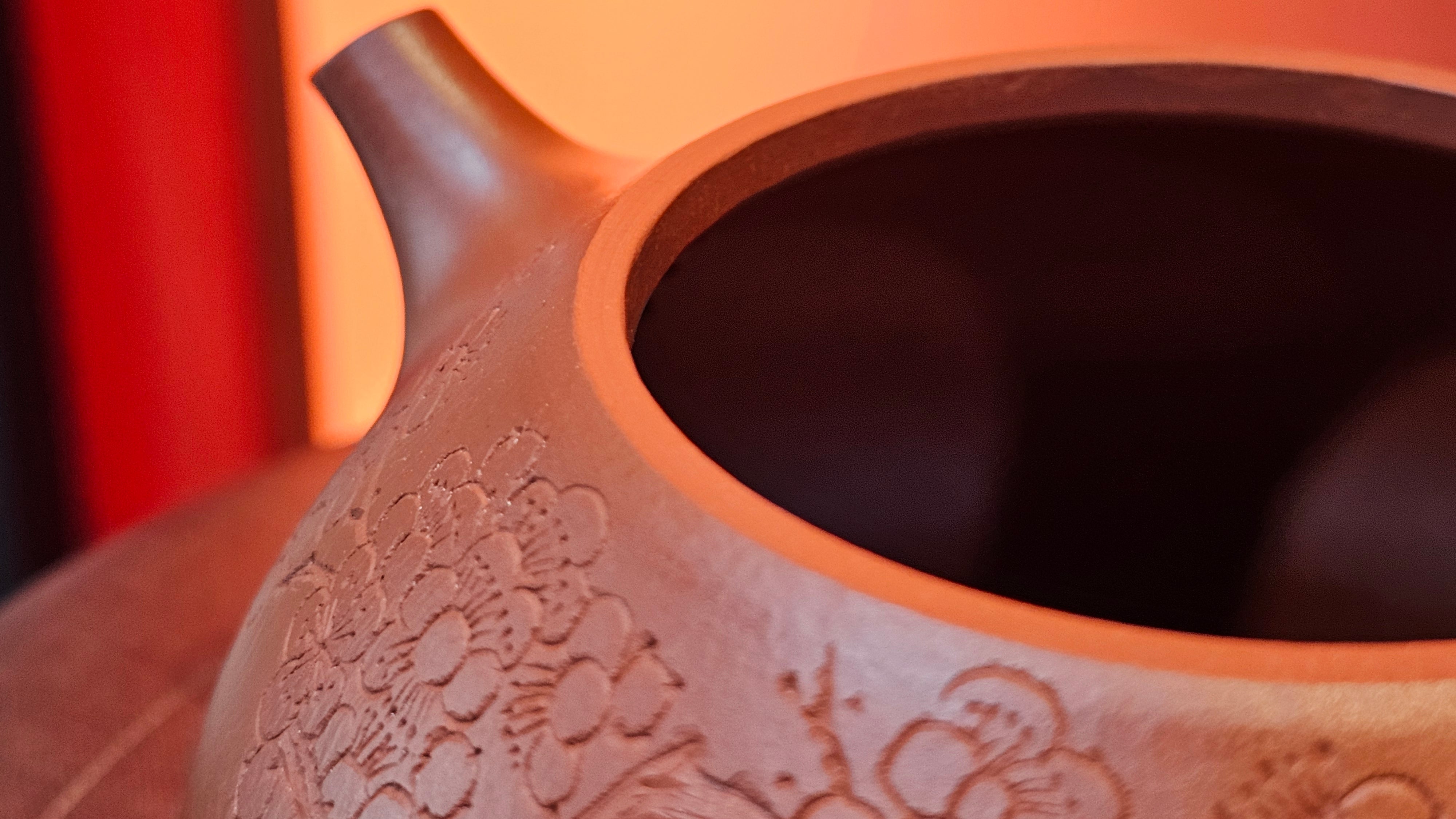 Jing Zhou Shi Piao 景舟石瓢, 276.3ml, Xiao Mei Yao Zhu Ni 小煤窑朱泥, by Craftsman Wang Xing 王兴; "暗香疏影" and Plum Blossoms Engraving by Craftsman Yi De Shu 一德书 ~!Congratulations to Prof A.G.! 0833hrs 10th August 2025! Long Beach, CA!