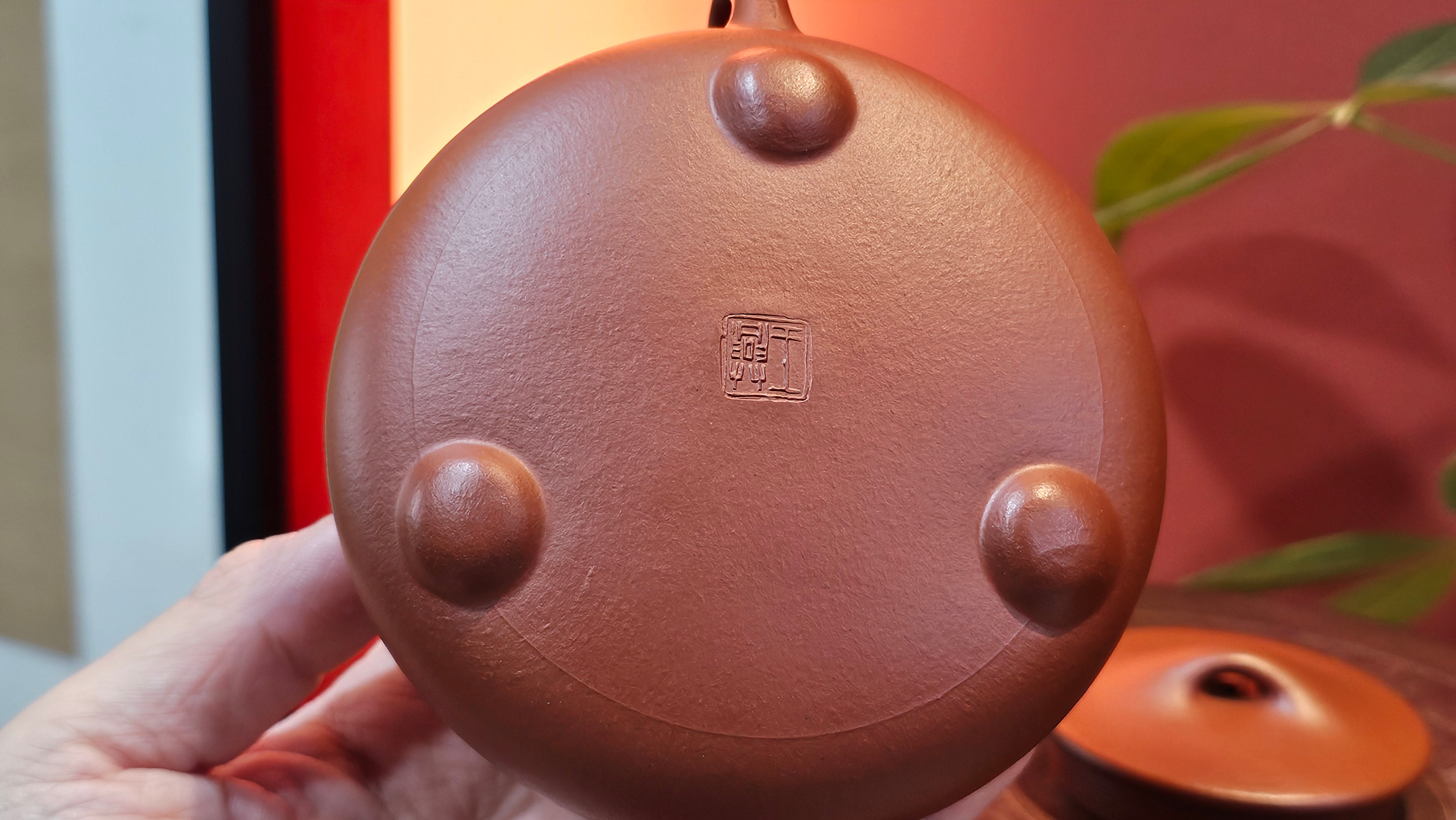 Jing Zhou Shi Piao 景舟石瓢, 276.3ml, Xiao Mei Yao Zhu Ni 小煤窑朱泥, by Craftsman Wang Xing 王兴; "暗香疏影" and Plum Blossoms Engraving by Craftsman Yi De Shu 一德书 ~!Congratulations to Prof A.G.! 0833hrs 10th August 2025! Long Beach, CA!