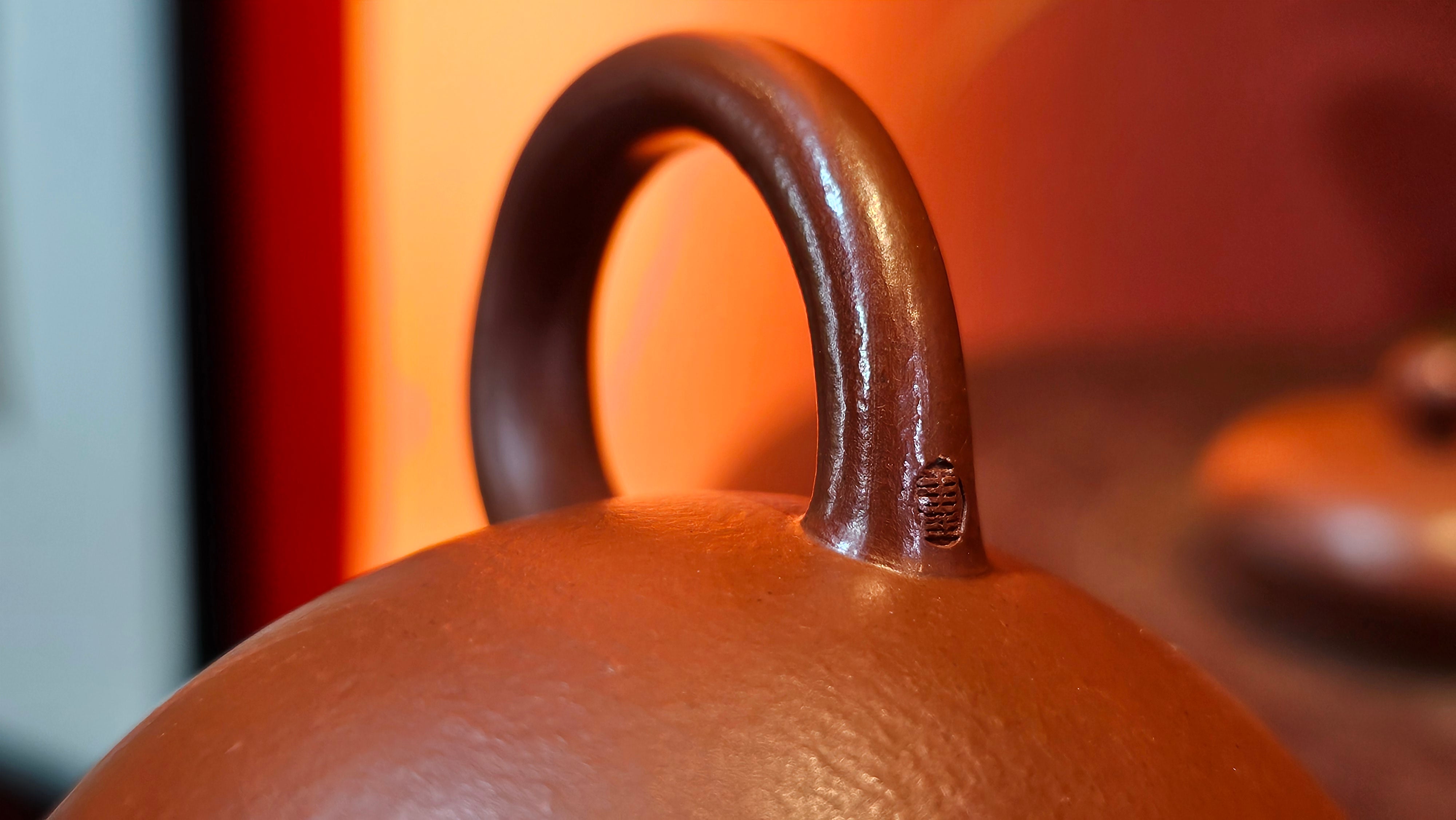 Li Xing 梨形, 169.3ml, Xiao Mei Yao Zhu Ni 小煤窑朱泥 by our Collaborative Craftsman Zhai Yi Yao 翟一耀, 梅花刻绘, Engraving of Bamboo and Calligraphy, by Craftsman Yi De Shu 一德书 ~ Congratulations to!Tea Sommr A.M., 1238hrs 16th August 2025, Padua! Italy🇮🇹!