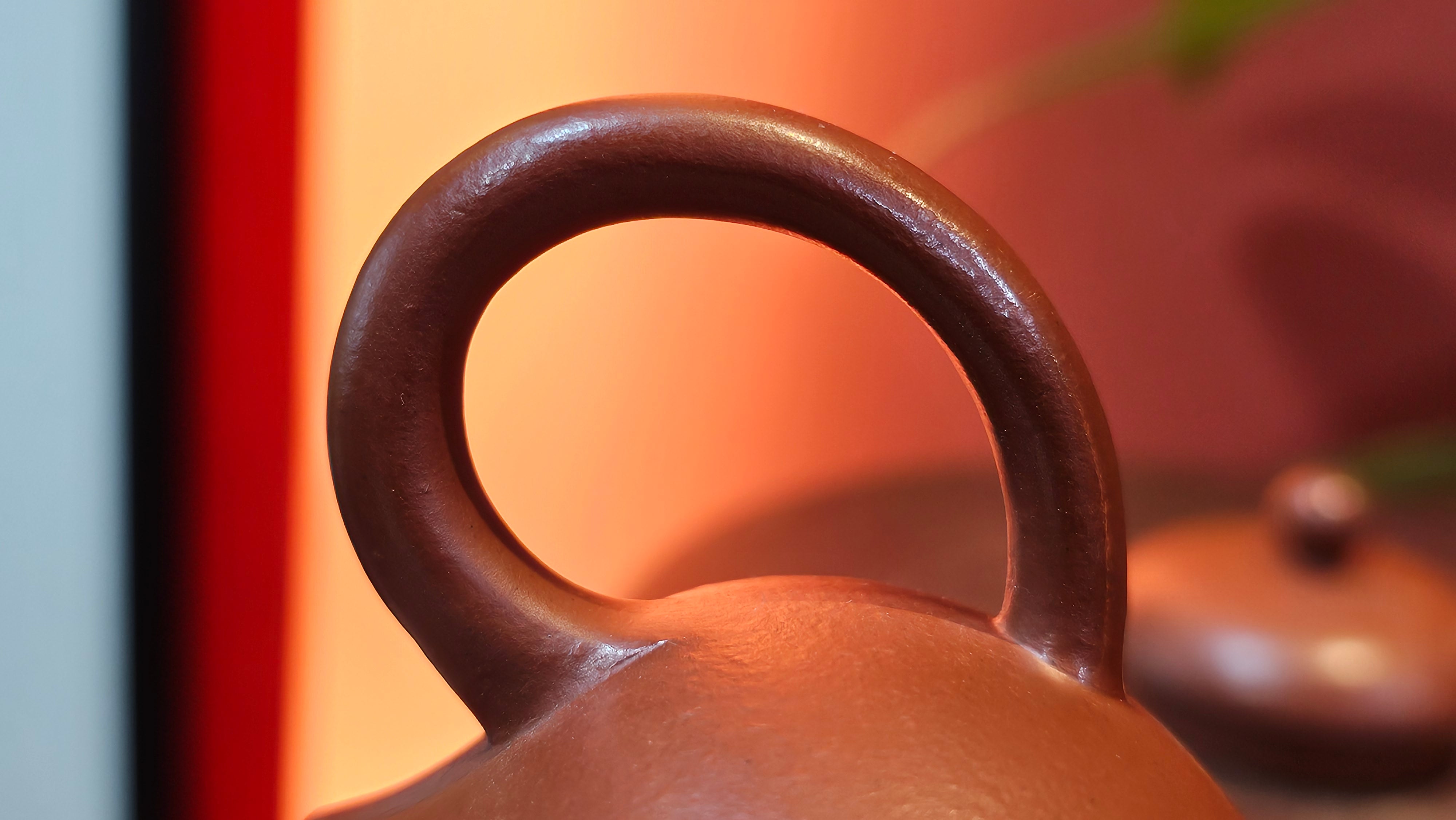 Li Xing 梨形, 169.3ml, Xiao Mei Yao Zhu Ni 小煤窑朱泥 by our Collaborative Craftsman Zhai Yi Yao 翟一耀, 梅花刻绘, Engraving of Bamboo and Calligraphy, by Craftsman Yi De Shu 一德书 ~ Congratulations to!Tea Sommr A.M., 1238hrs 16th August 2025, Padua! Italy🇮🇹!