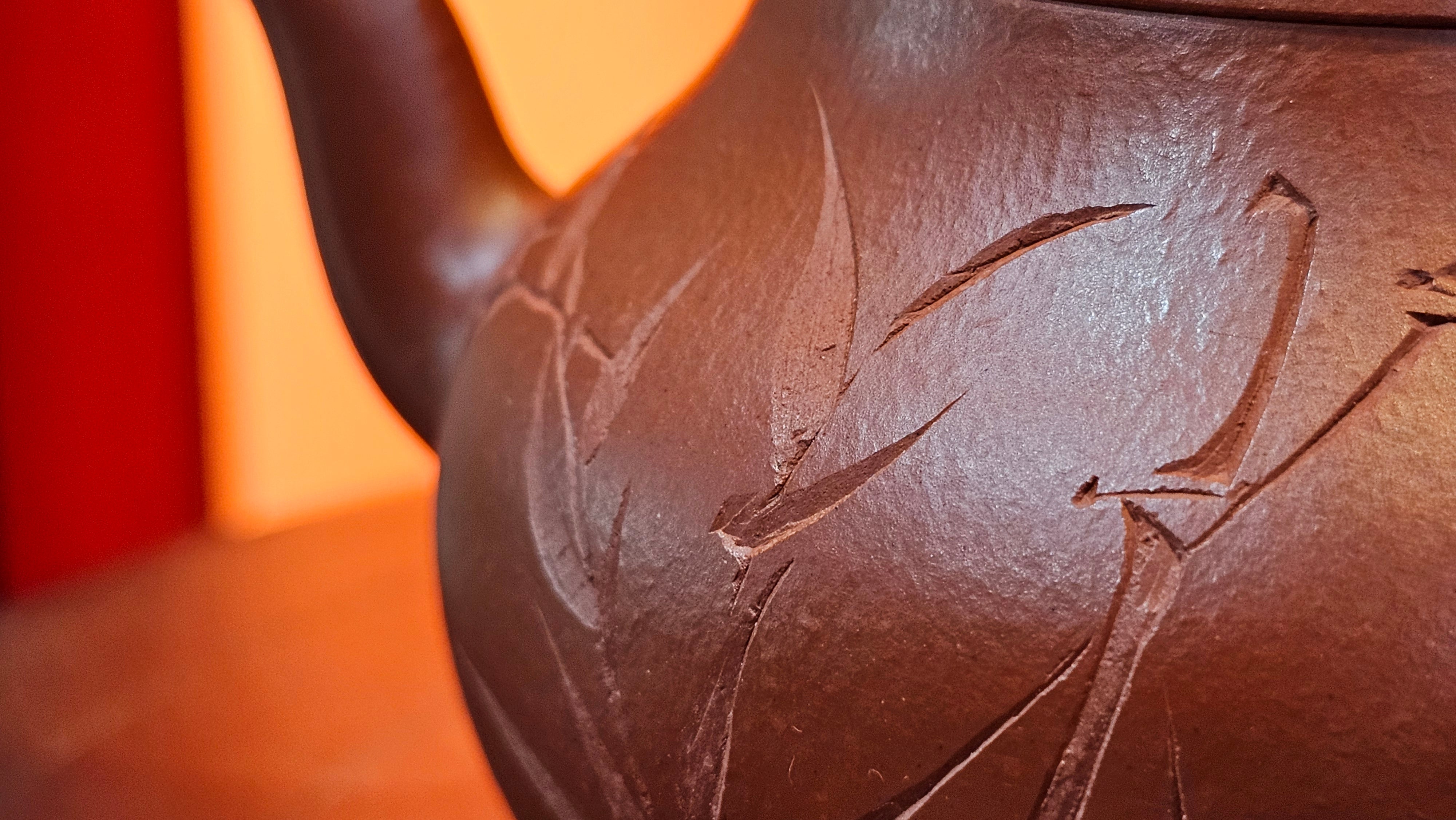 Li Xing 梨形, 169.3ml, Xiao Mei Yao Zhu Ni 小煤窑朱泥 by our Collaborative Craftsman Zhai Yi Yao 翟一耀, 梅花刻绘, Engraving of Bamboo and Calligraphy, by Craftsman Yi De Shu 一德书 ~ Congratulations to!Tea Sommr A.M., 1238hrs 16th August 2025, Padua! Italy🇮🇹!