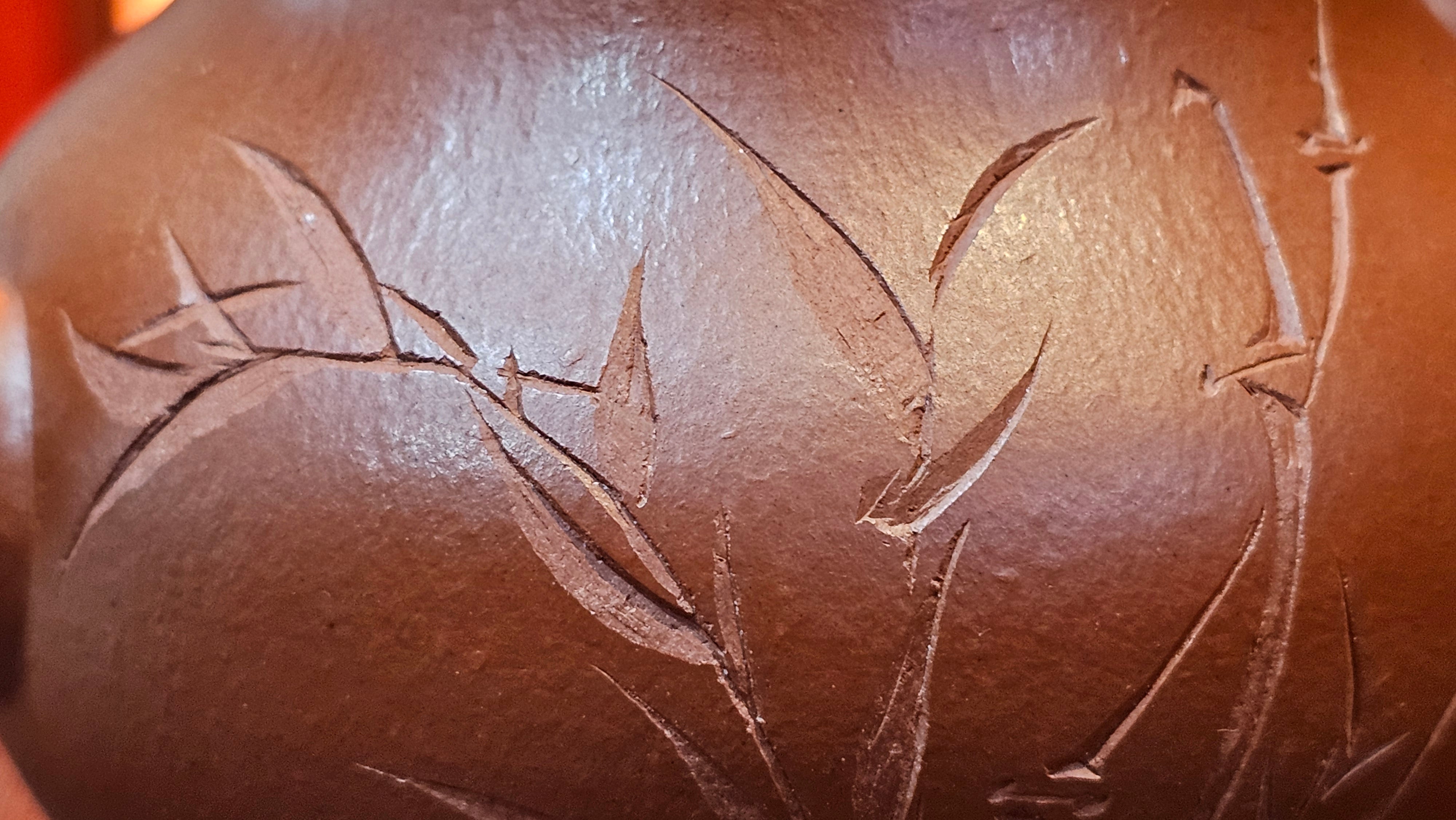 Li Xing 梨形, 169.3ml, Xiao Mei Yao Zhu Ni 小煤窑朱泥 by our Collaborative Craftsman Zhai Yi Yao 翟一耀, 梅花刻绘, Engraving of Bamboo and Calligraphy, by Craftsman Yi De Shu 一德书 ~ Congratulations to!Tea Sommr A.M., 1238hrs 16th August 2025, Padua! Italy🇮🇹!