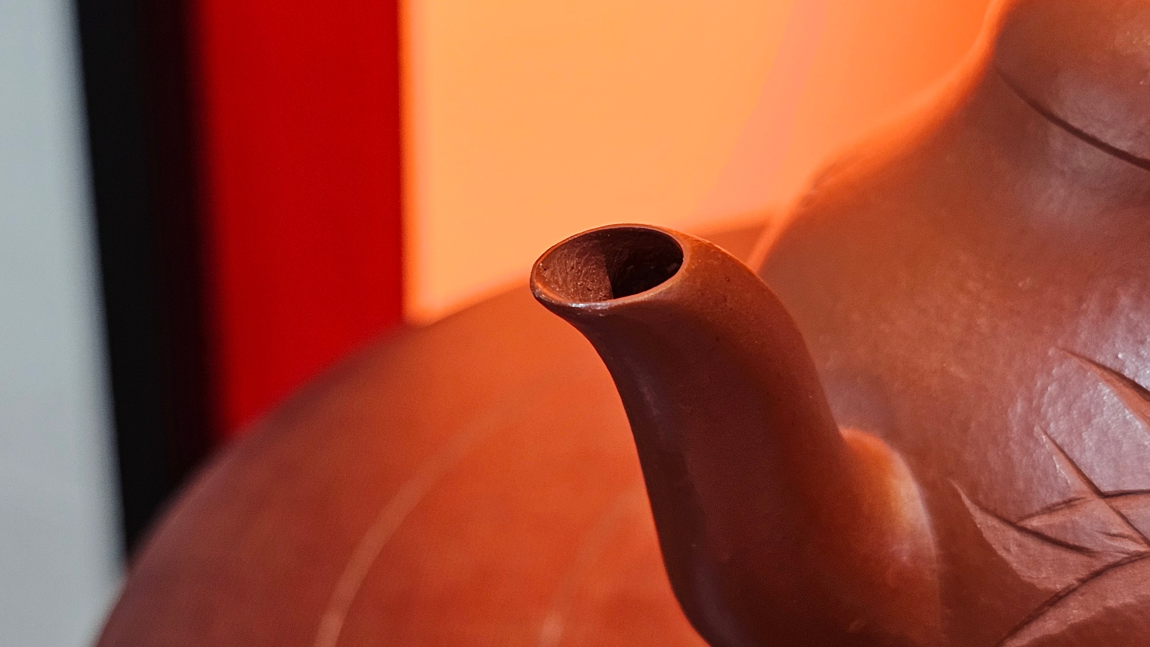 Li Xing 梨形, 169.3ml, Xiao Mei Yao Zhu Ni 小煤窑朱泥 by our Collaborative Craftsman Zhai Yi Yao 翟一耀, 梅花刻绘, Engraving of Bamboo and Calligraphy, by Craftsman Yi De Shu 一德书 ~ Congratulations to!Tea Sommr A.M., 1238hrs 16th August 2025, Padua! Italy🇮🇹!